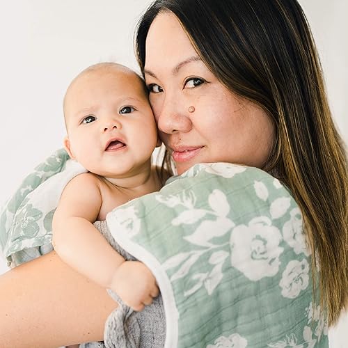 Miniatura 2 de Bebe au Lait Juego clásico de paños de muselina para bebé, diseño floral vintage y moderno, 8.5 x 17 pulgadas (paquete de 1)