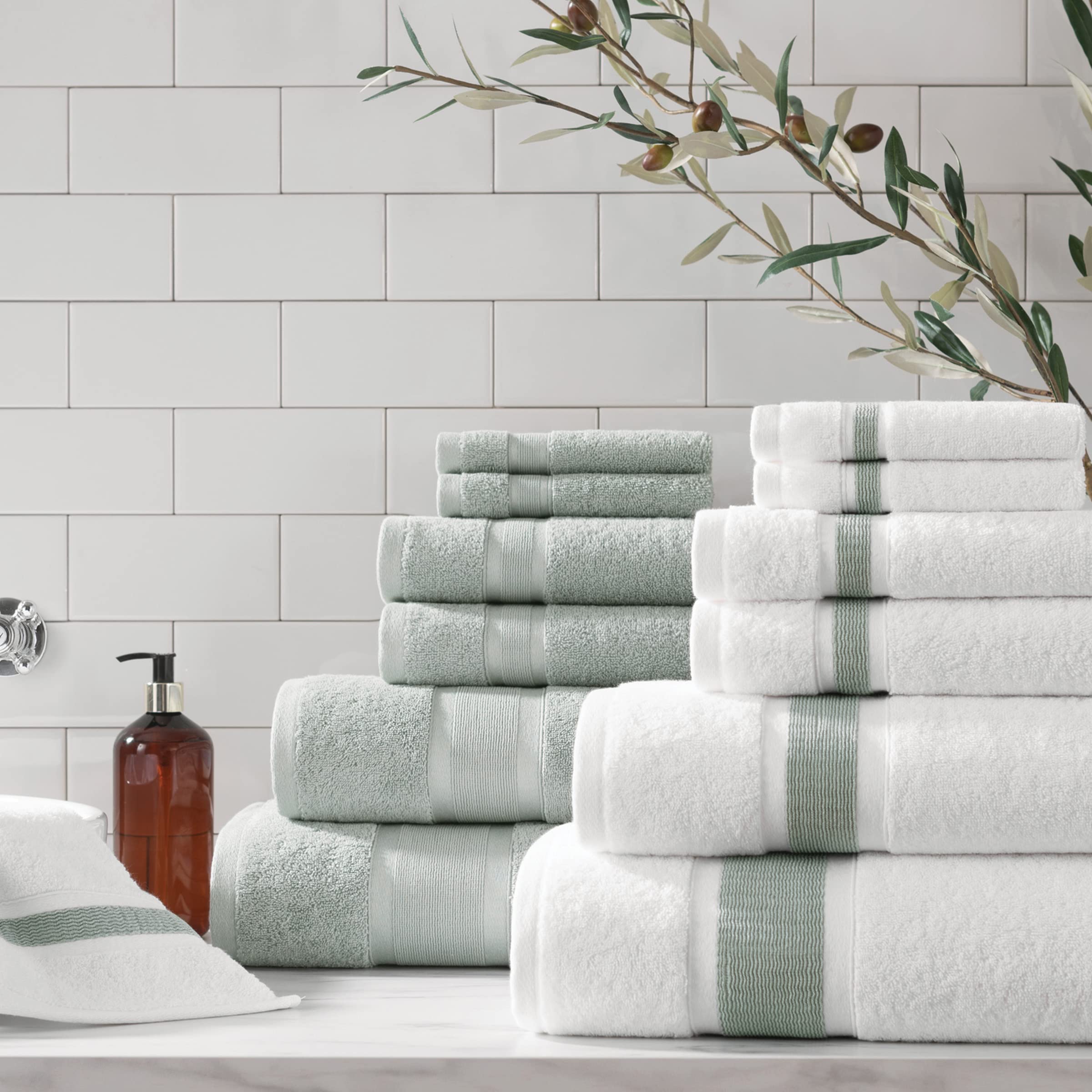 Aston & Arden Juego de 2 toallas de baño turcas a rayas, extrasuaves y afelpadas con el mejor algodón Egeo de fibras largas, 600 GSM, toalla de lujo para spa, hotel y baño, 30 x 60 pulgadas, color