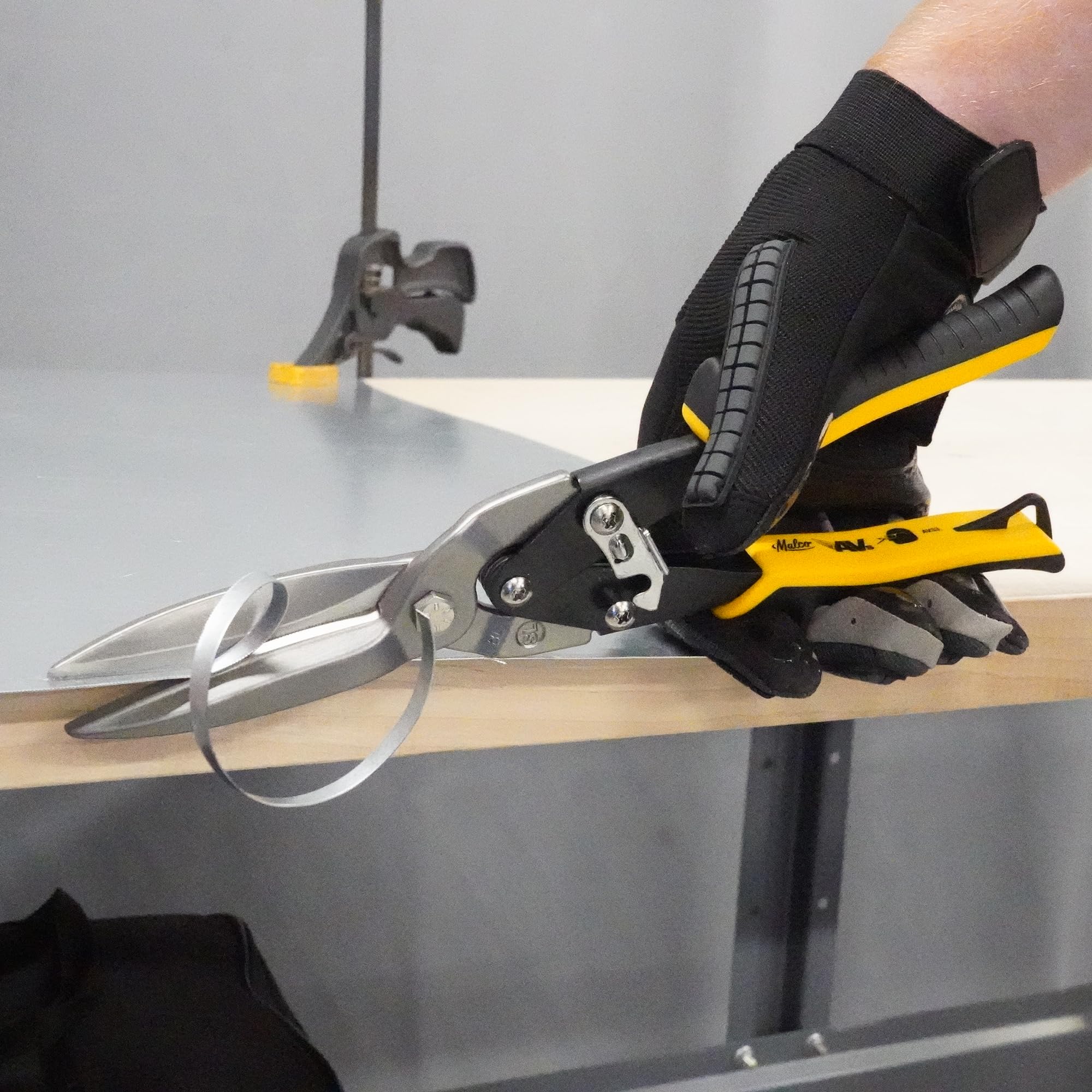 Malco Cortadora de metal AVs de corte largo, combo (cortes rectos izquierdo y derecho), longitud de corte de 3 pulgadas, agarre amarillo (AV33)