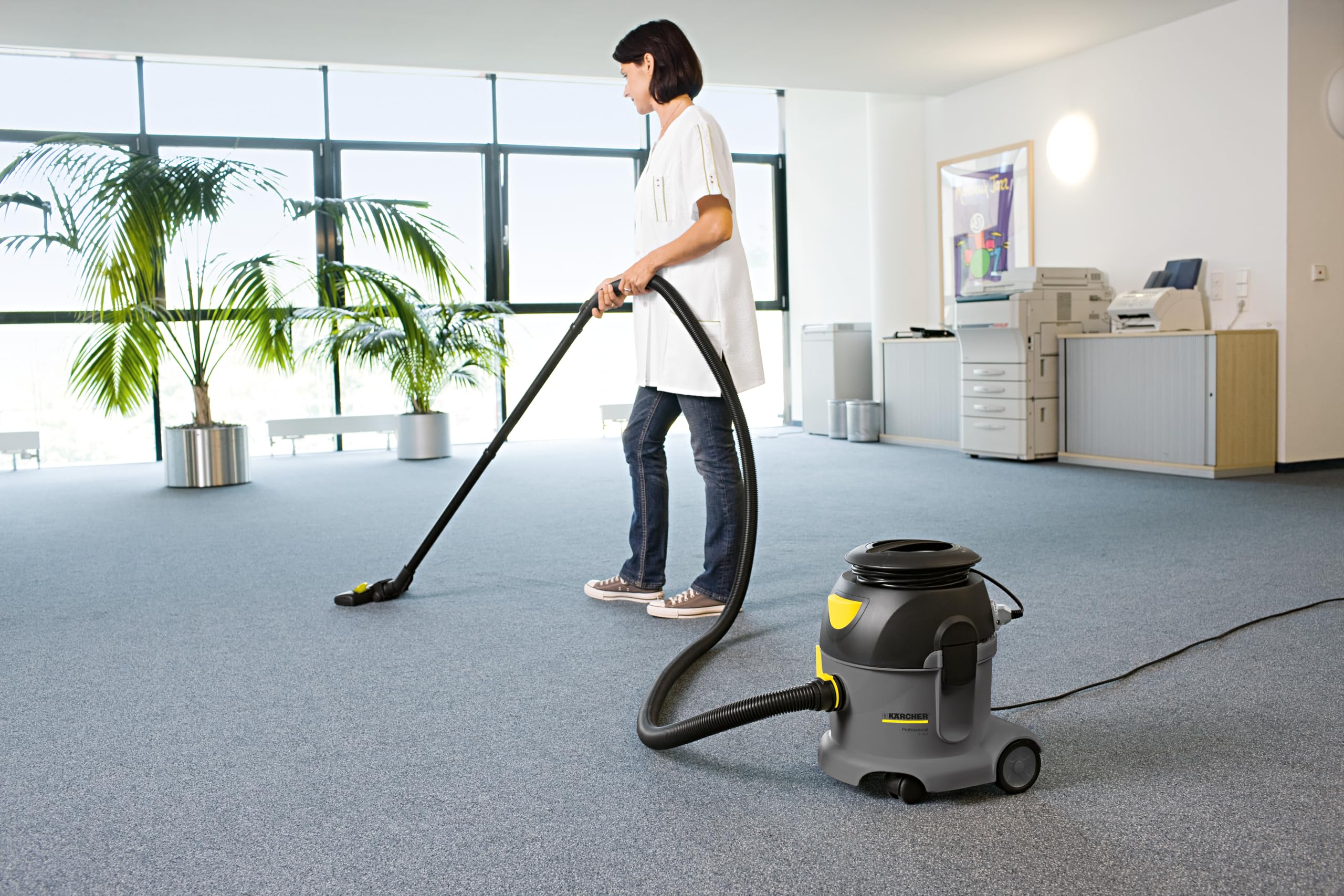 Kärcher Aspirateur Sec T 10/1 ADV, Vide : 18 KPa, Puissance Nominale : 585 W, Réservoir : 10 Litres, Tuyau D'aspiration : 2 M, Avec Fond, Parquet, Buse De Rembourrage, Filtre HEPA 14