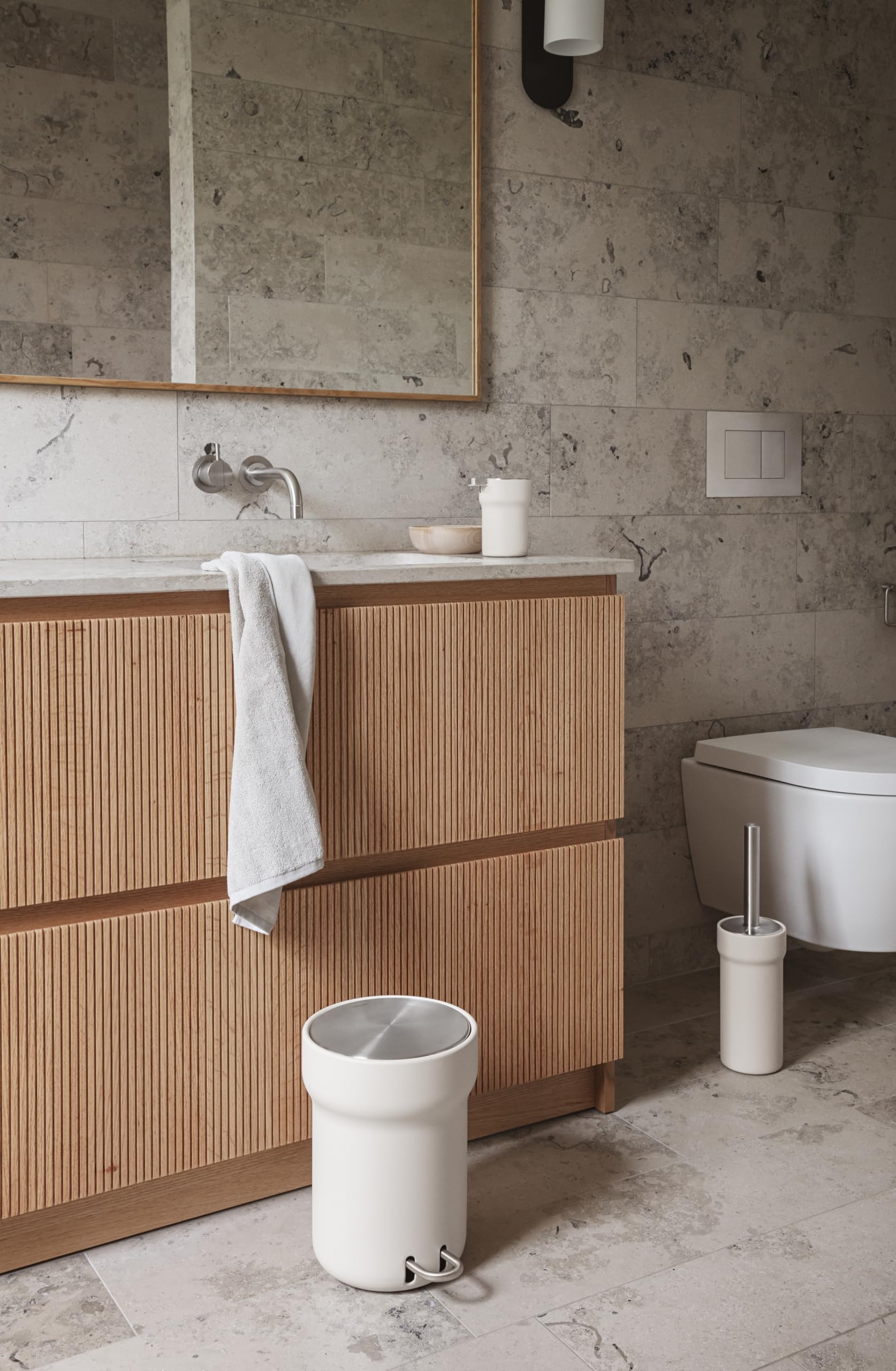 EVA SOLO | Citadel Treteimer 5,0 L Sand| Stilvolles, zeitgemäßes Design für einen abgestimmten Badezimmer-Look | Mit Soft-Close-Deckel und verdecktem Müllbeutel | Sand
