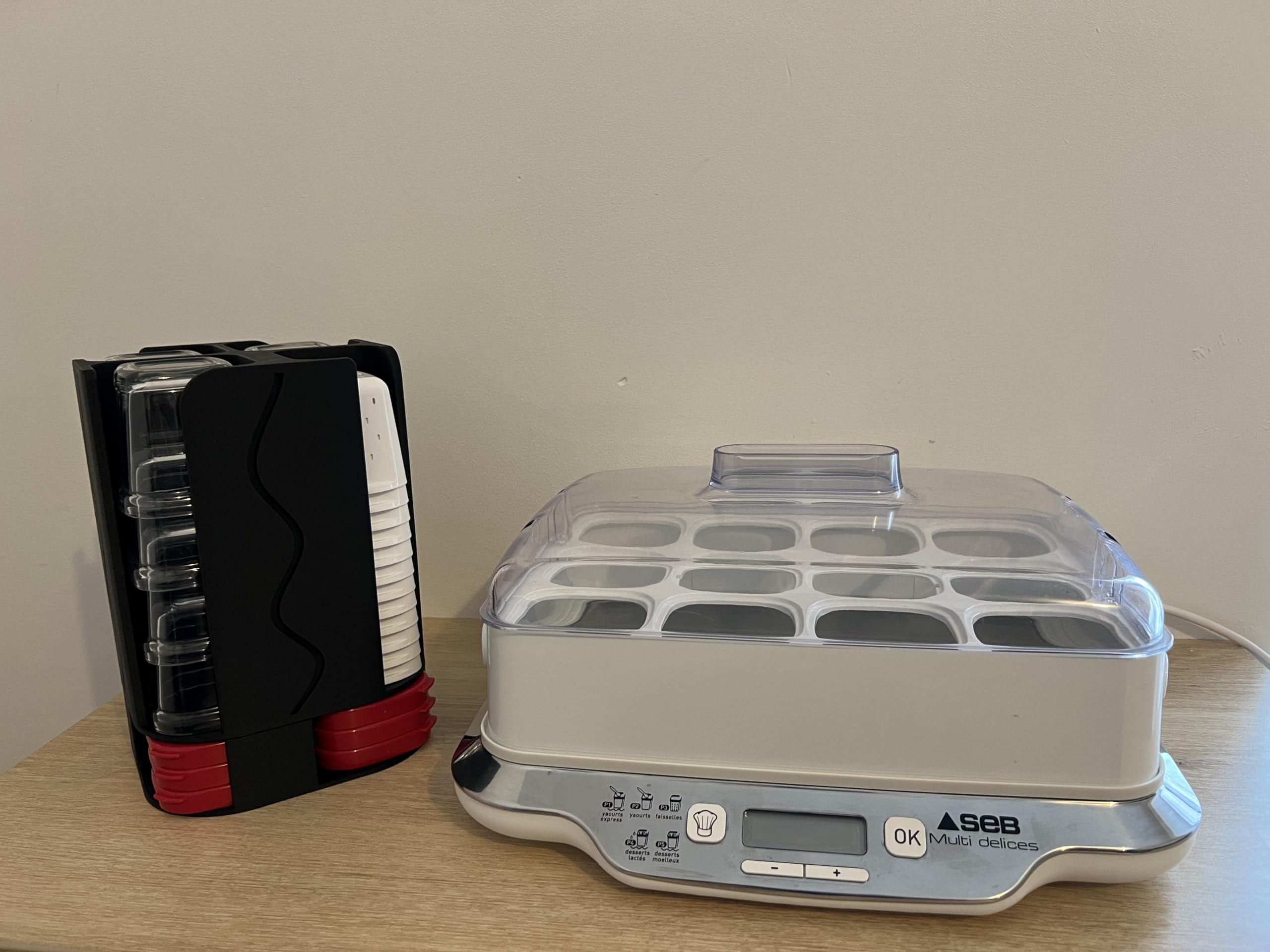 Rangement pour 12 Pots, 12 couvercles et 12 Paniers « fromage blanc » Yaourtière SEB Multidélices