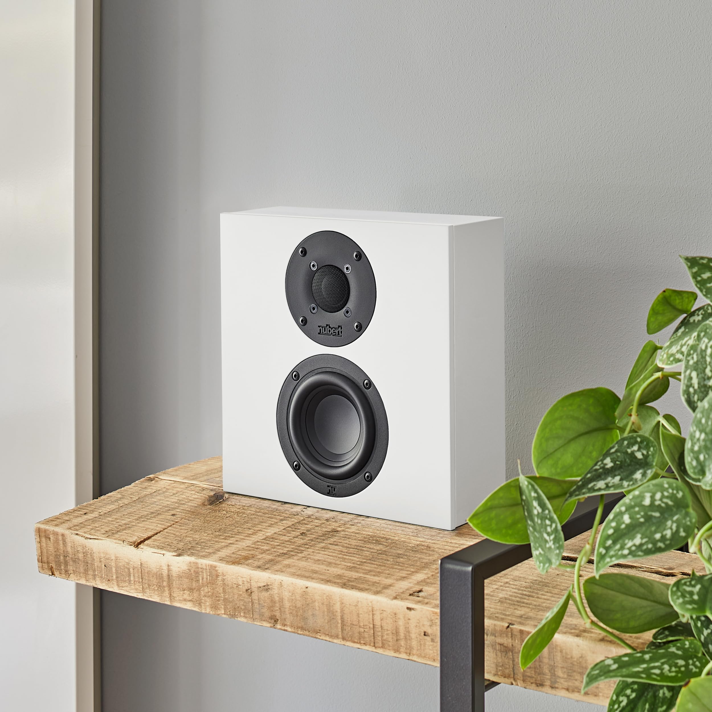 Nubert nuBoxx BF-10 | Weiße Wandlautsprecher | 2 Stück Passivboxen | Für Heimkino & Musik | Flache Onwall-Lautsprecher | Surroundboxen mit 2 Wege Technik | Kompaktlautsprecher