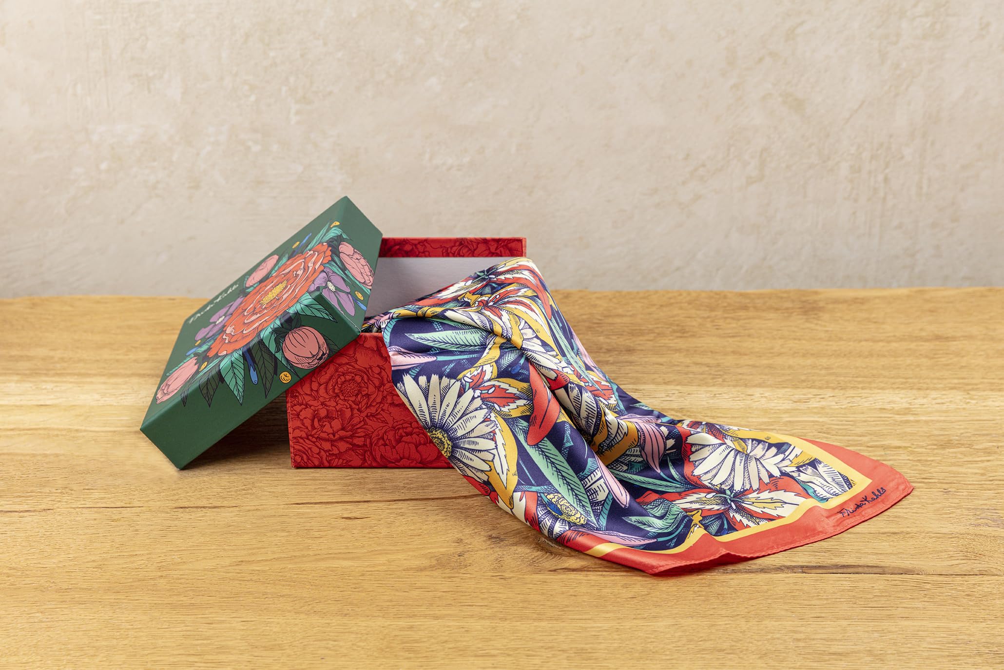 Clairefontaine - 116235C – Elegancka apaszka z kolorowym kwiatowym motywem Frida Kahlo – Artystyczny i modny dodatek – 100% satynowy poliester – 70 × 70 cm – Kolekcja Frida Kahlo