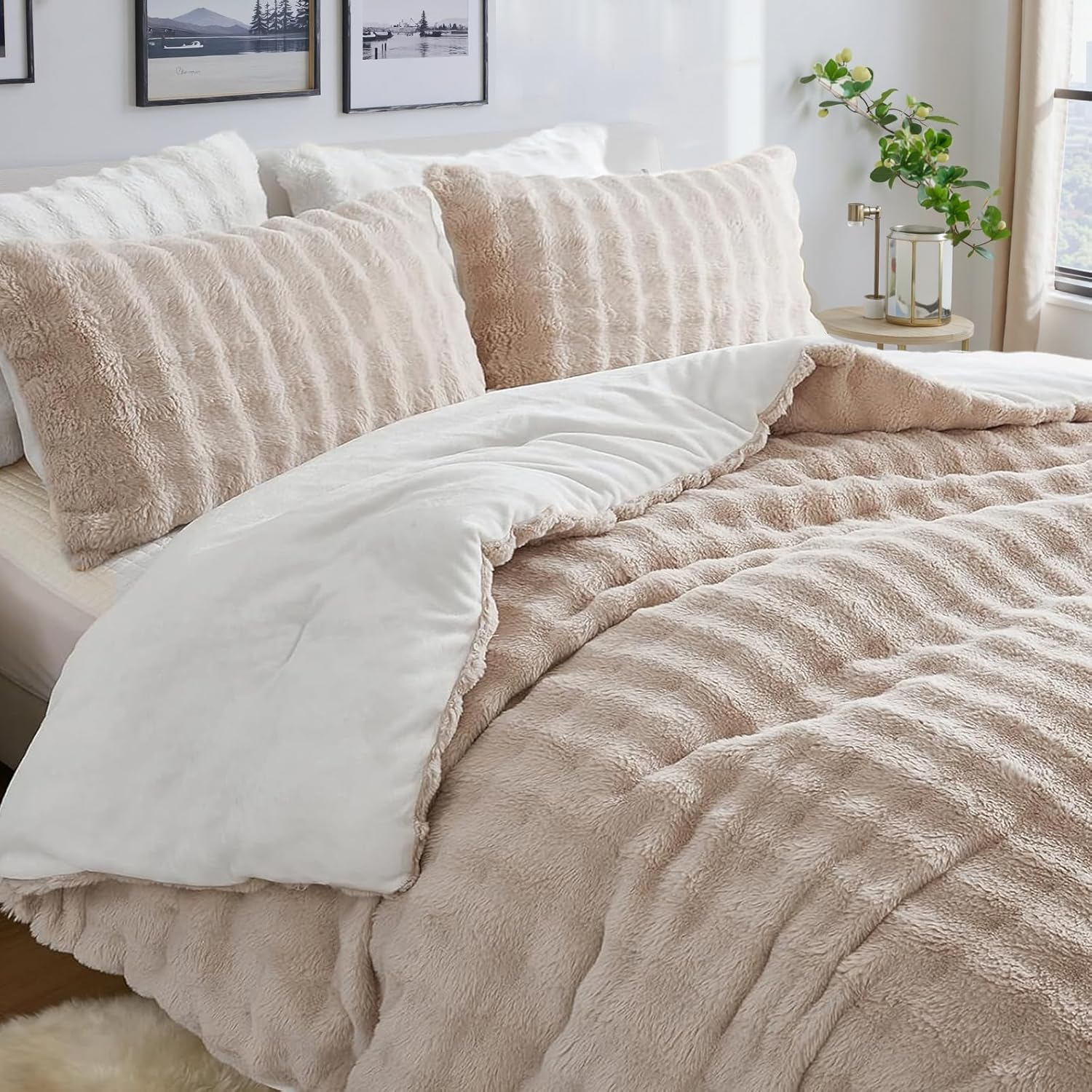Bedbay Faux Fur Beige Bedding Comforter Set 3 Pieces Fuzzy Plush Comforter Set King Size Luxury Faux Rabbit Fur Bubble Bedding Soft Warm Shaggy Velvet Reversible Duvet Set for Girls Teen Adults