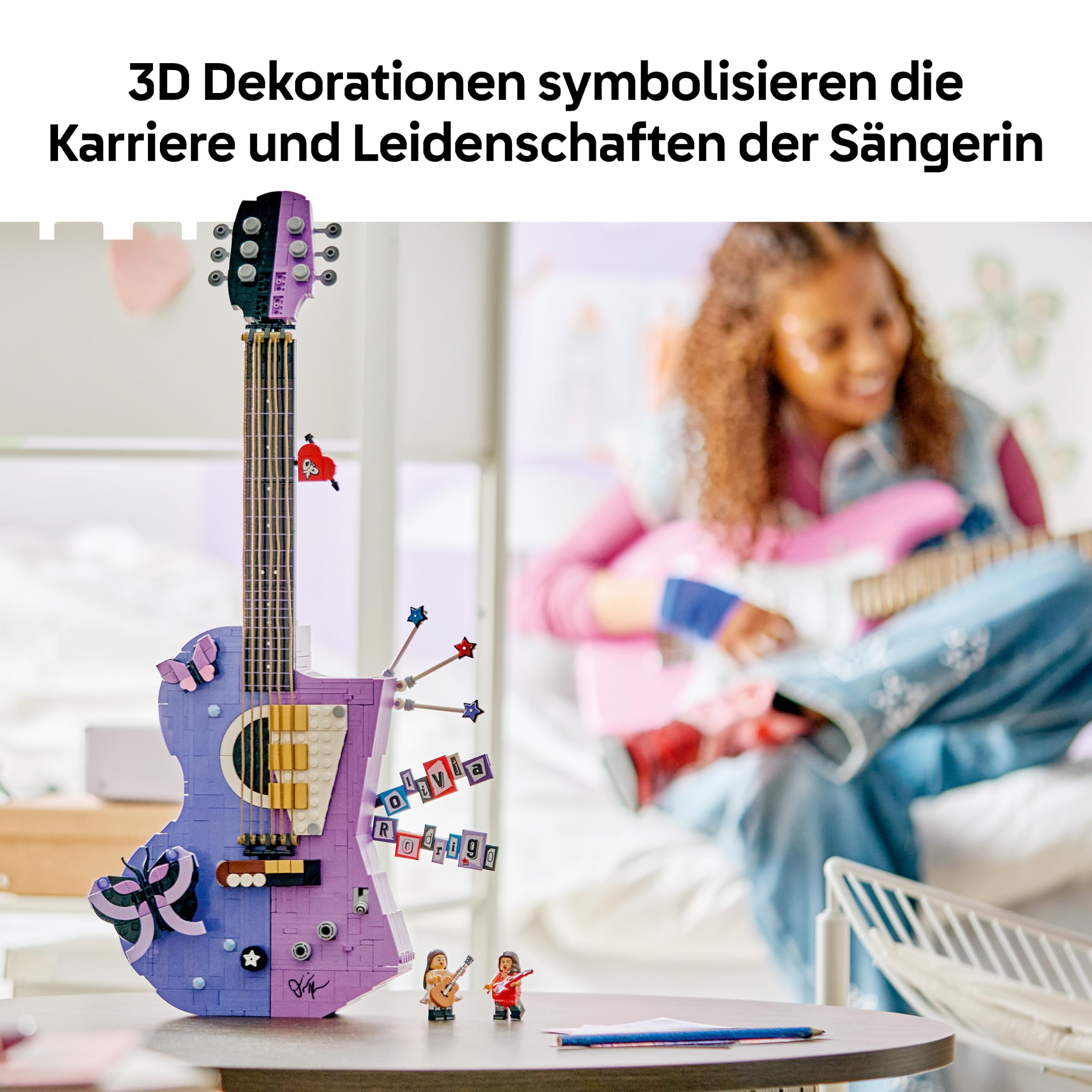 LEGO Editions Olivia Rodrigos Gitarre - 3D Modellbau mit 2 Minifiguren, Sternen & Schmetterlingen - Zimmer Deko - Musik Geschenk für Mädchen, Jungen ab 14 Jahren und Teenager Fans - 43031