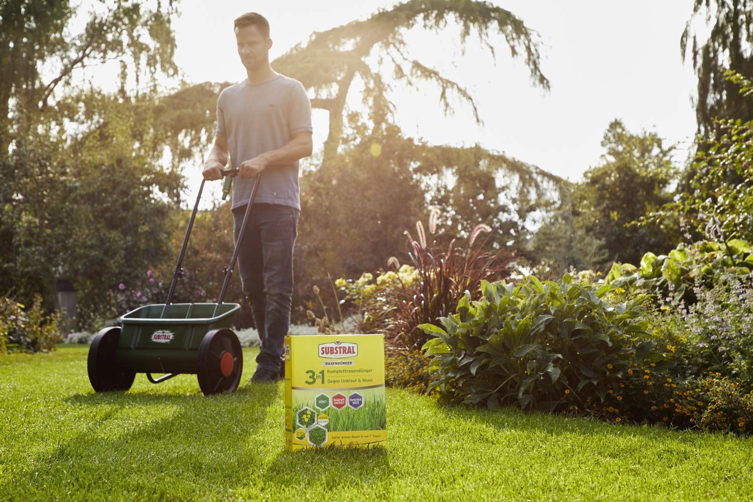 Substral 3 in 1 Komplett Rasendünger mit Unkrautvernichter und Moosvernichter, 28 kg für 800 m²