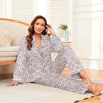 YYZZH Red Berry Winter Snow Pattern Women Pajama Set Long