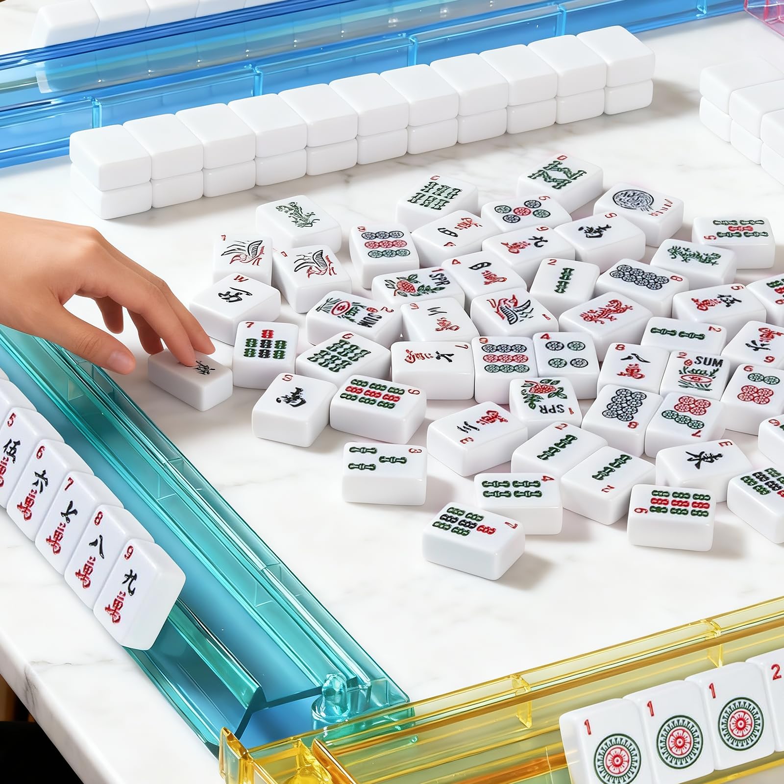 Ploomi Amerykański zestaw płytek mahjong, 166 białych płytek, 4 kolorowe stojaki i popychacze, kompletny zestaw Western Mahjong z niebieską torbą do przenoszenia dla początkujących i ekspertów