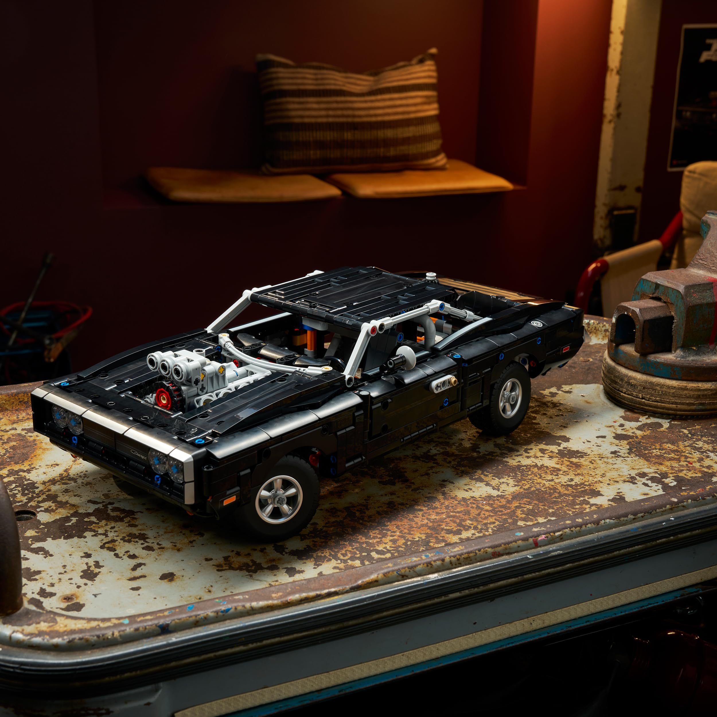 LEGO Technic Auto Dodge Charger R/T Fast and Furious - Kit Modellismo per Adulti - Set STEM da Collezione con Motore V8 e Sospensioni - Regalo Nostalgico per i Fan dei Film - 42231