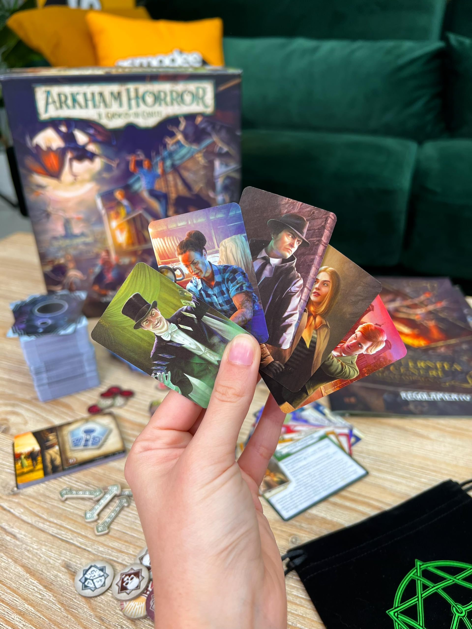 Asmodee - Arkham Horror El Juego de Cartas, Nueva edición, Juego de Mesa, Juego de Cartas, 14+ años, 1-4 Jugadores, 45 min por Jugador, edición en Italiano