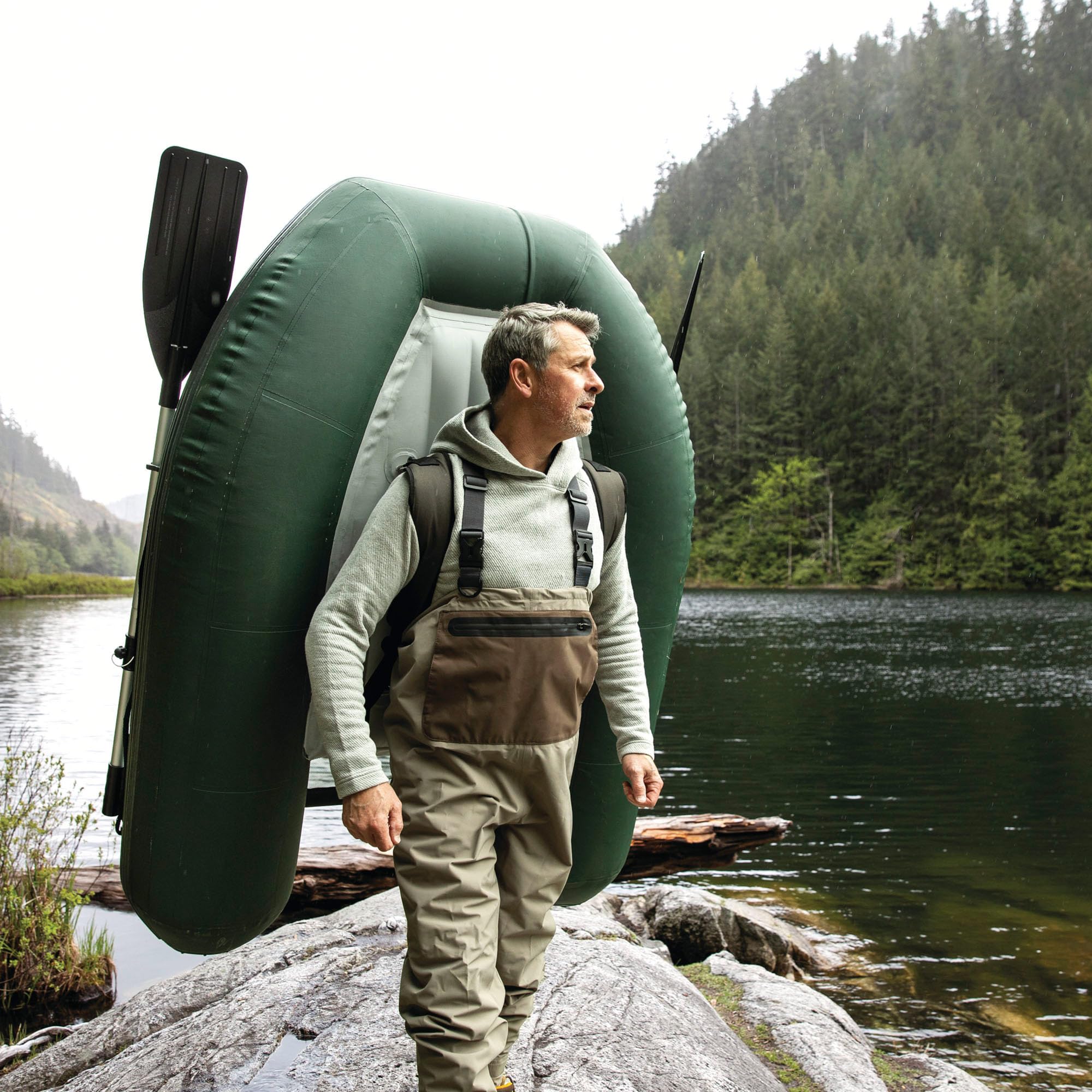 Intex Pato de Pesca Hinchable Big Catch Pro, 165x119x38 cm, Material Super-Tough, Máx. 140 kg, con remos, Hinchador, Mochila, Soportes de caña Desmontables, Red para Peces, Bolsas almacenaje (68381)