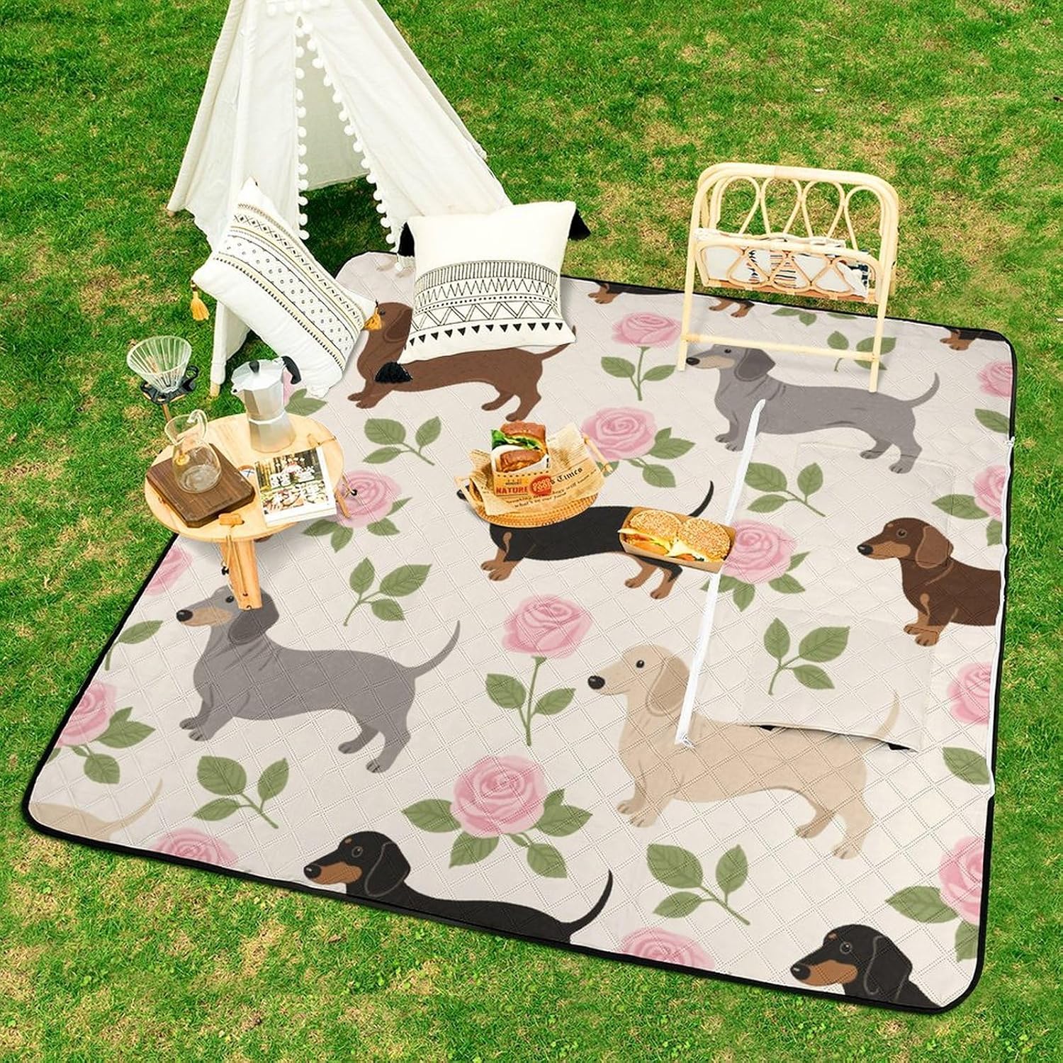 Dachshund Floral Picnic Blanket 150x150cm, Foldable 2-in-1 Picnic Mat and Tote Bag Portable Waterproof Beach Mat Sandproof Outdoor Blanket for Park, Hiking, Beach, Camping, Travel