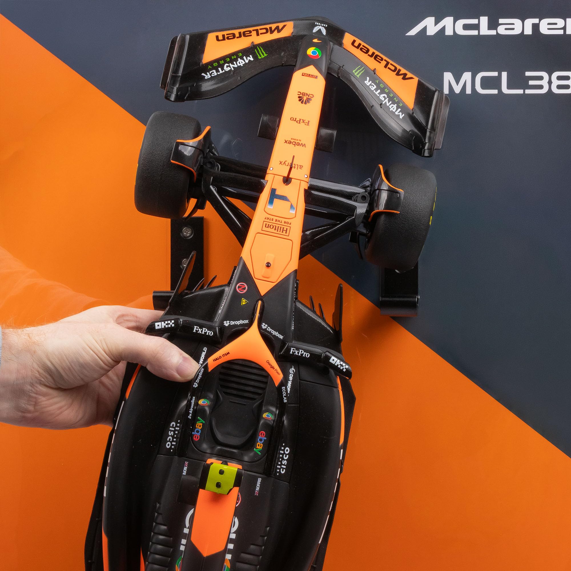 Maisto McLaren MCL38 - Macchina radiocomandata F1, Lando Norris #4, scala 1:10, con cornice portafoto