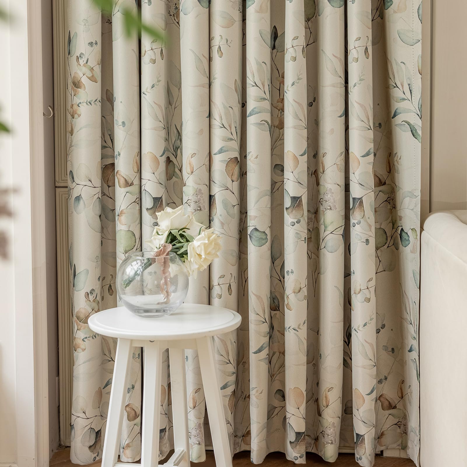 SUOUO Braune Verdunkelungsvorhänge mit Blumenmuster für Schlafzimmer, Gemustert, grünes Blatt, H 225 x B 140 cm, 2er-Set, Raumverdunkelung, Fenstervorhänge für Wohnzimmer