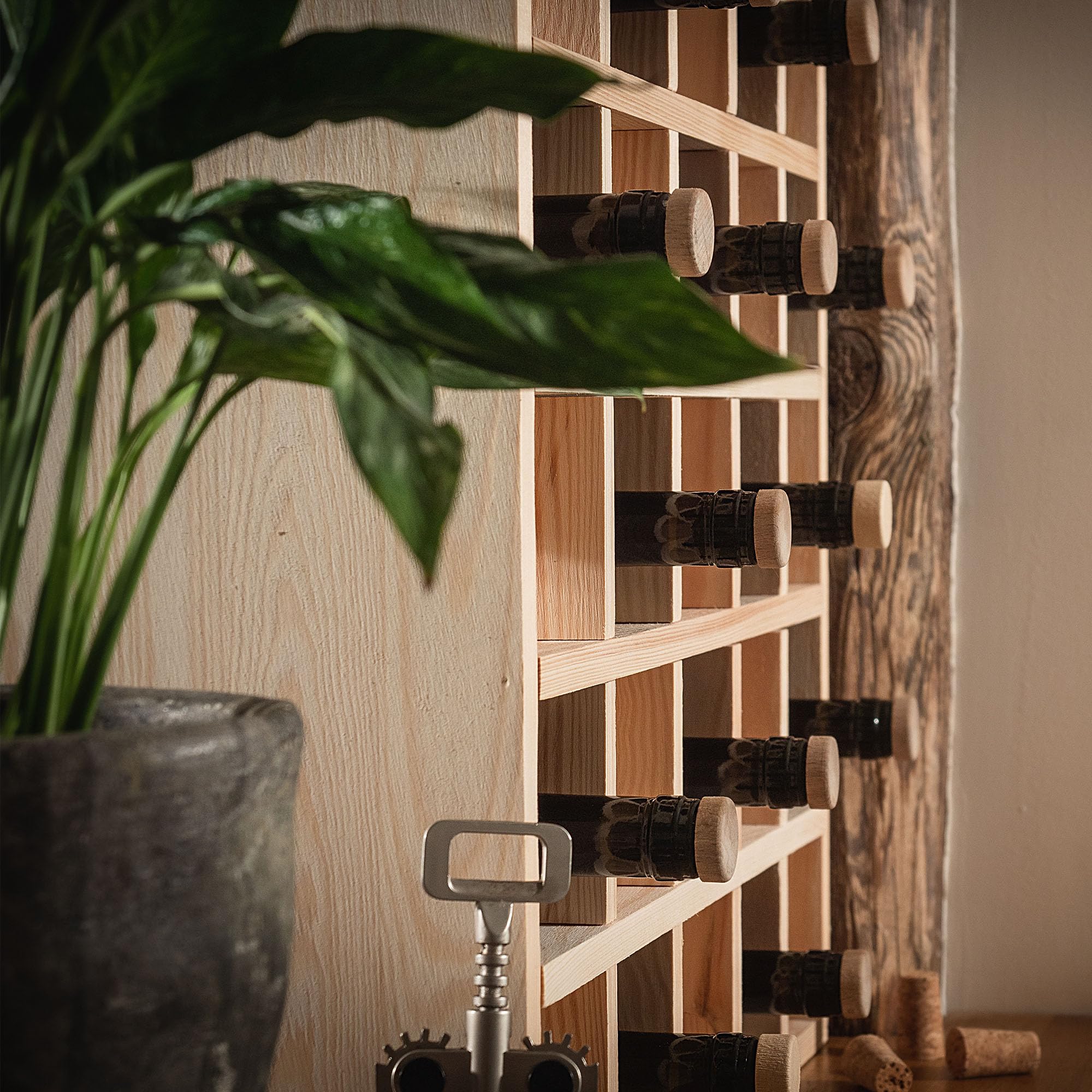 KADAX Weinregal aus Holz, 52 x 25.5 x 52 cm, Großes Flaschenregal für viele Weinflaschen, rustikaler Weinständer, platzsparendes Regal für Flaschen, Stabiler Weinschrank, Made in EU