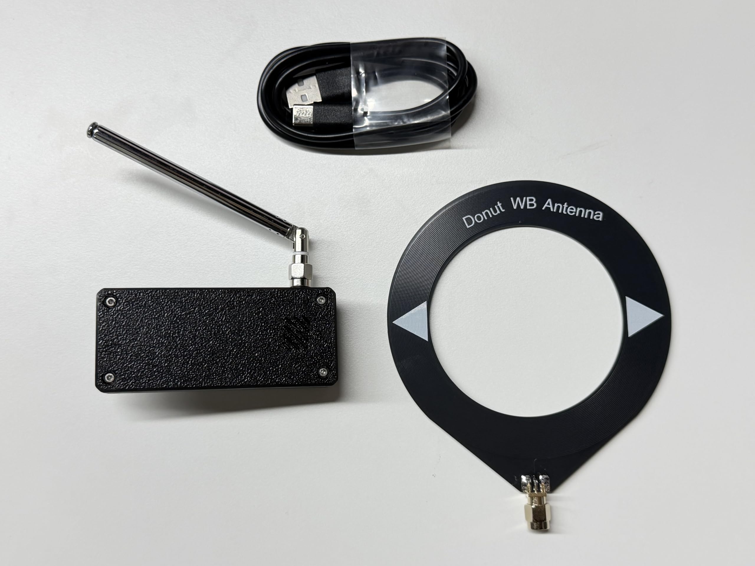 Raddy Mini Radio DSP Todo Banda con Chip Si4732, FM/SW/MW/VHF/CB con LSB/USB, Amplif. Auriculares, Tamaño Bolsillo Pantalla 1,9", Antenas Telescópica y Donut, Firmware Actualizable | Modos LSB/USB, pantalla a color de 1.9 pulgadas, amplificador de auricul