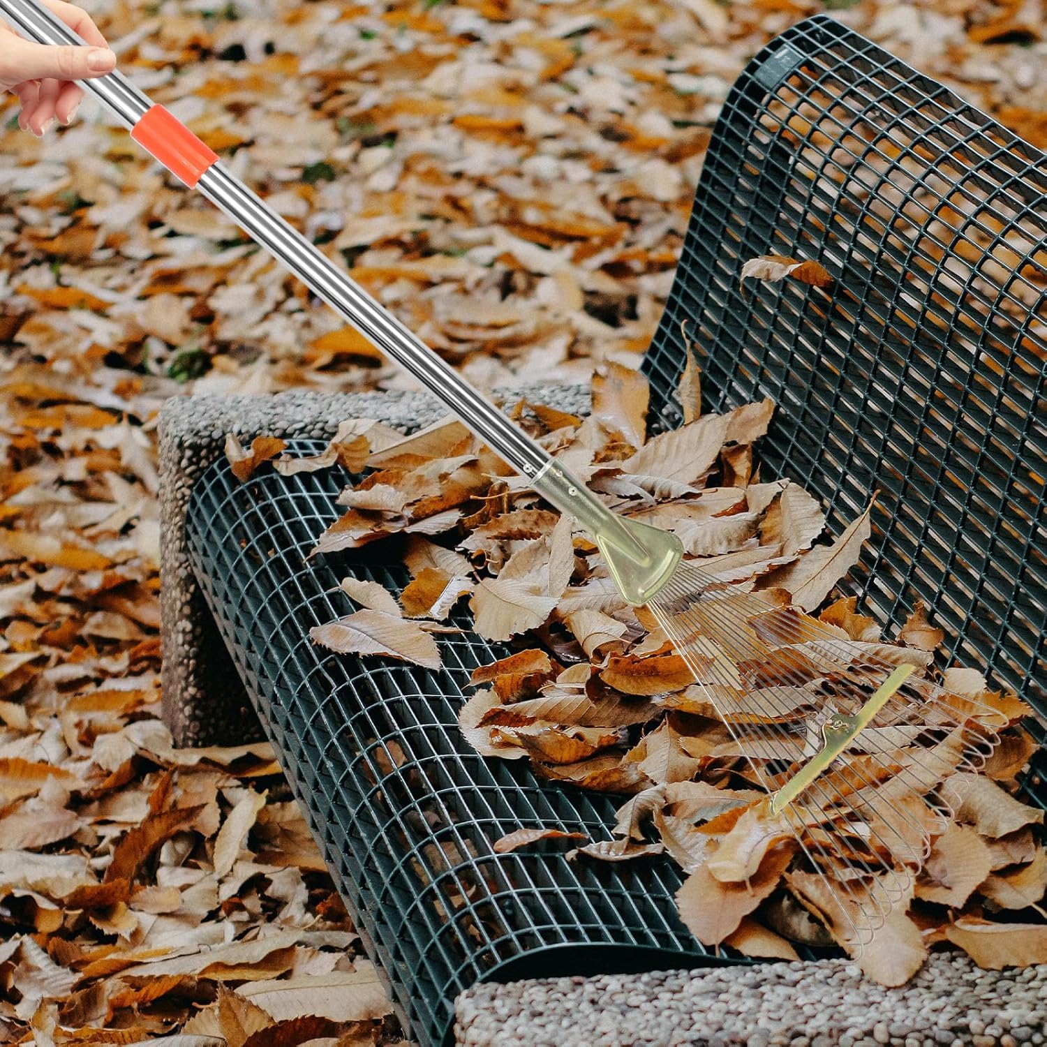 Uonlytech Retractable Leaf Rake with 18 Teeth Stainless Steel Handle Garden Rake for Lawn and Leaf Cleanup Adjustable Telescopic Yard Gardening Tool