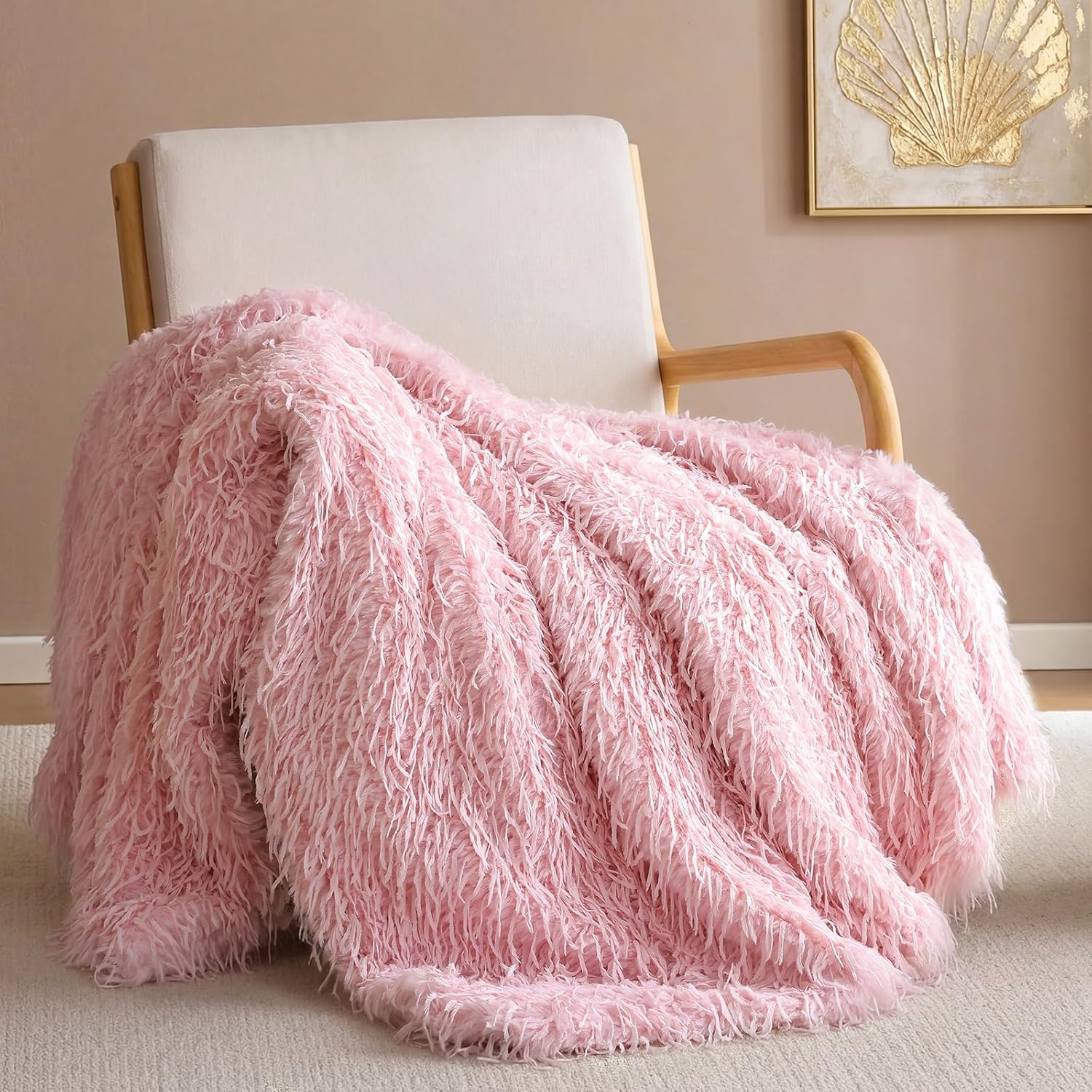 weigelia Fluffy Faux Fur Throw Blanket – Soft Cozy Fuzzy Blanket for Couch, Feather-Style Plush Shaggy Throw, Elegant Decor for Bed & Women, Light Pink