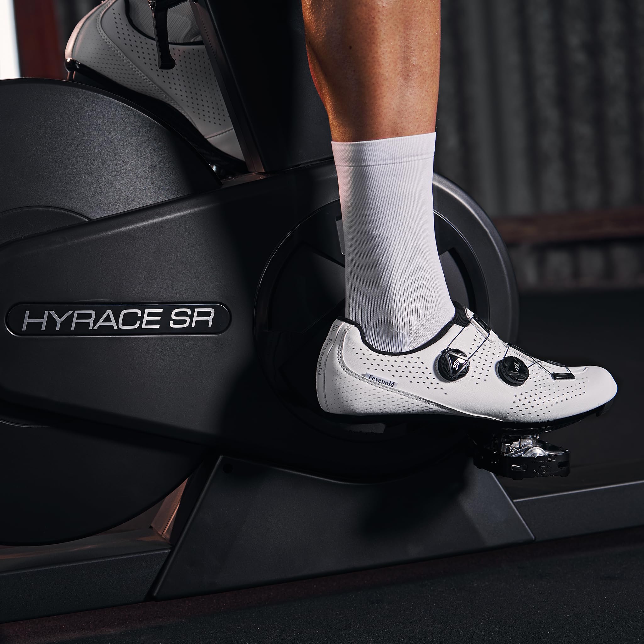HAMMER Speedbike HyRace SR – Indoor Cycle Heimtrainer mit 20 kg Schwungmasse, TFT-Touchscreen, Tablet- & Smartphonehalterung, Bluetooth, kompatibel mit Kinomap & Zwift, Fitnessbike in Studioqualität