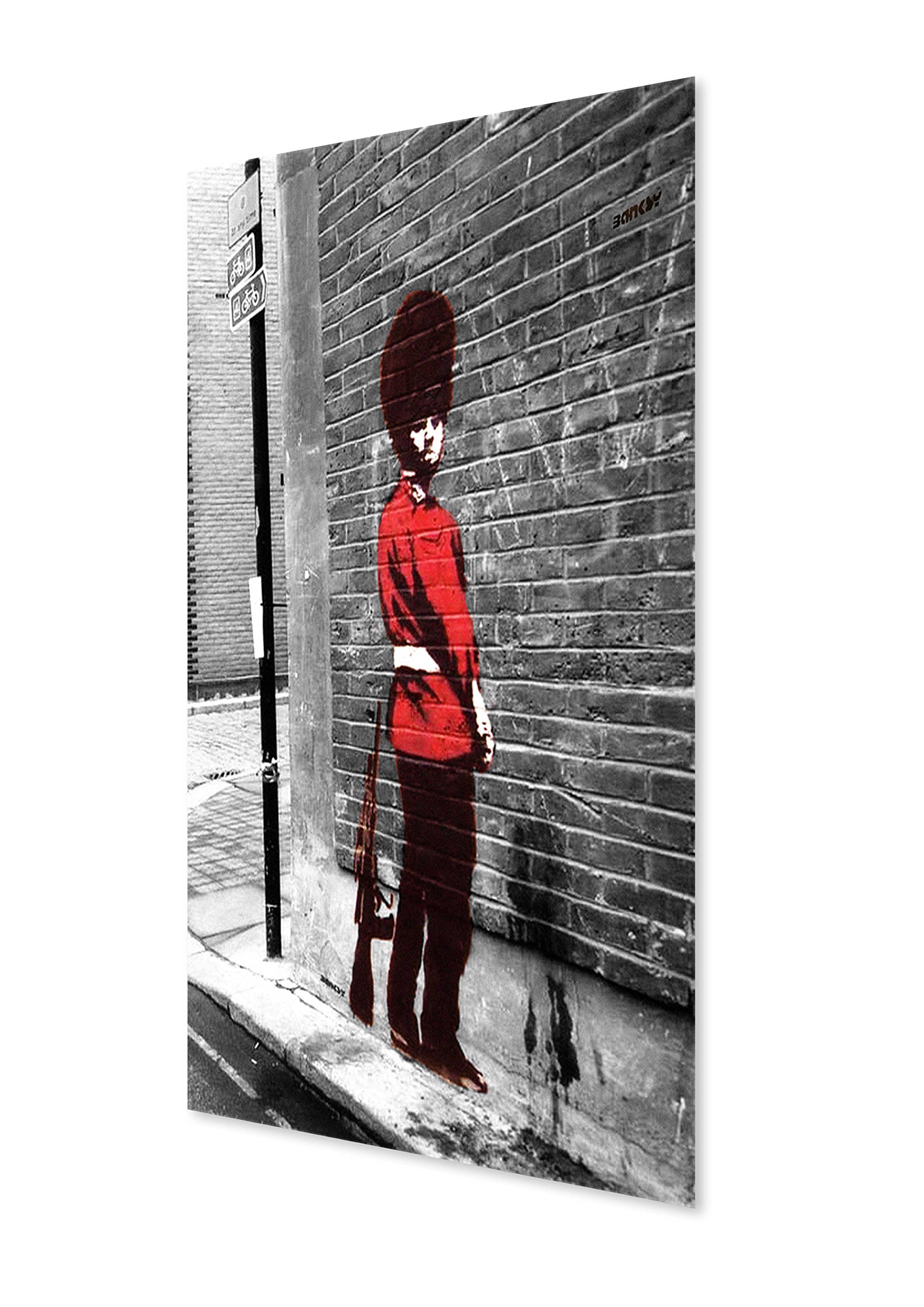 Totally Graphics Picture, Banksy Queens Guard Peeing A2 Poster Print, Measures 23.5" x 16.5" (59.4 x 42 cm)
