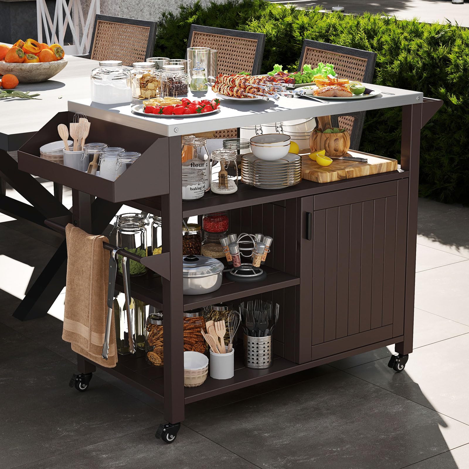 KOMFOTTEU Carro de Barbacoa con 3 Estantes y 4 Ruedas, Carrito Auxiliar con Encimera de Acero Inoxidable, Carro para Parrilla con Especiero y Toallero, Carrito de Servicio para Camping, Picnic