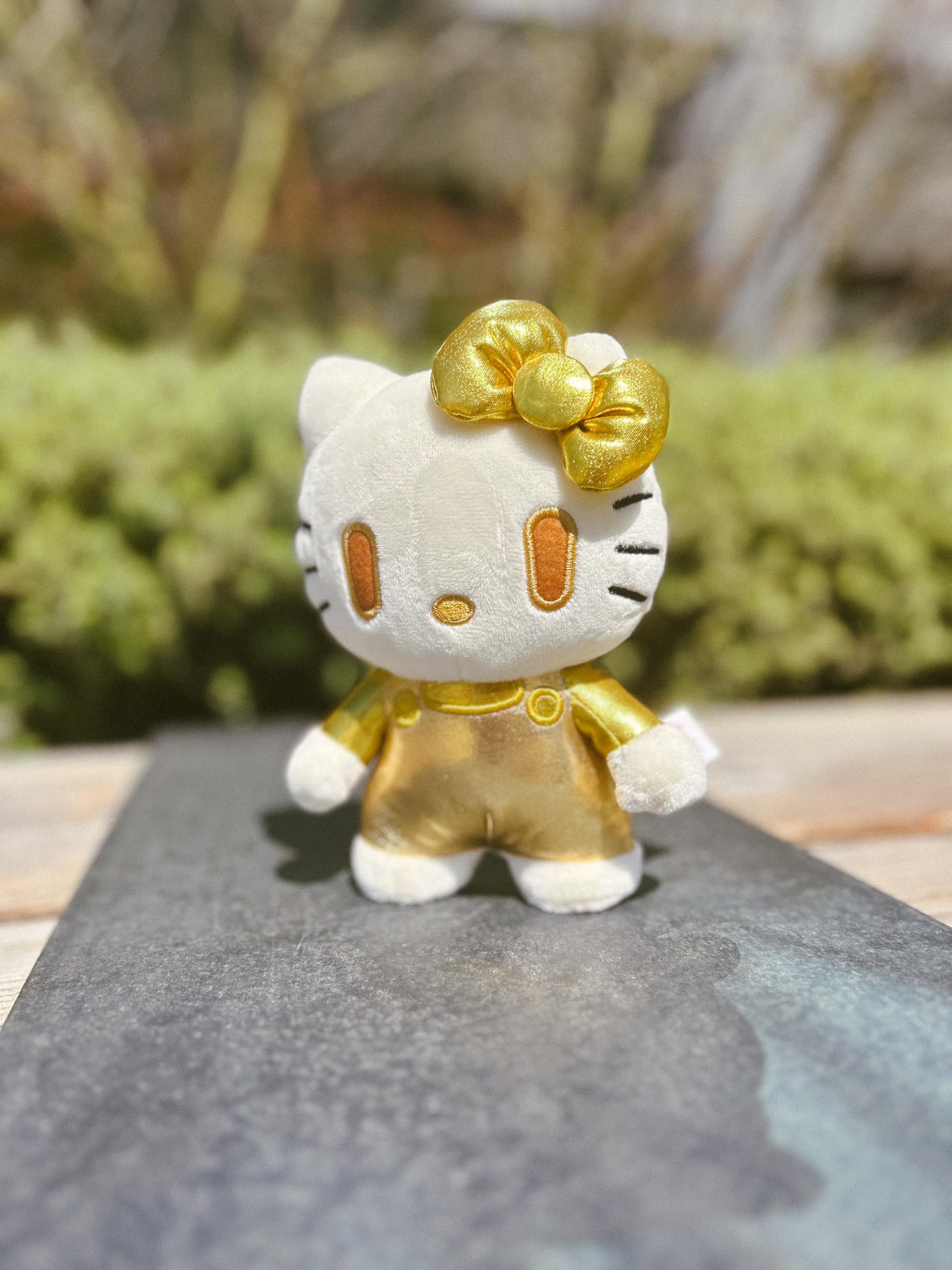 YuMe DZNR Hello Kitty and Friends - Golden Edition - Hello Kitty - Image 4