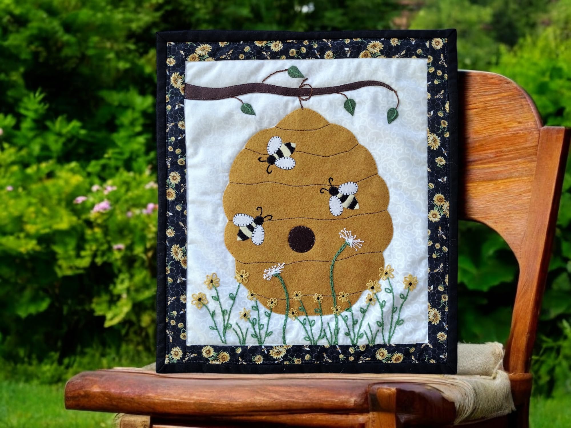 Rachel's Of Greenfield Beehive Wall Hanging Kit