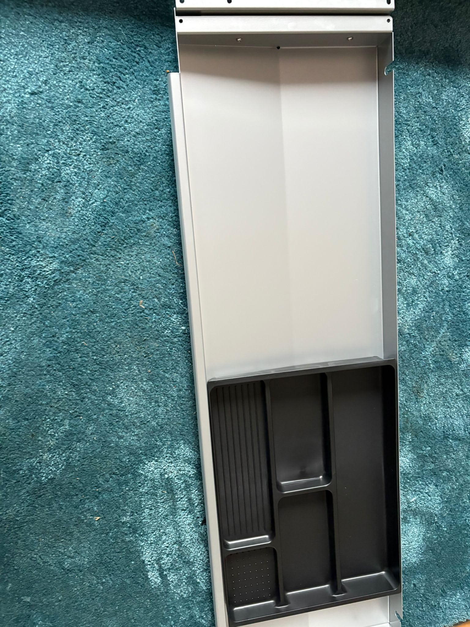 WIRSCHDA® XXL Unterbau-Schublade für Schreibtische – 876 x 260 mm – Organizer für Bürotisch – stabile Stahlschublade mit Fächern – abschließbar – für höhenverstellbare Tische geeignet (Silber)