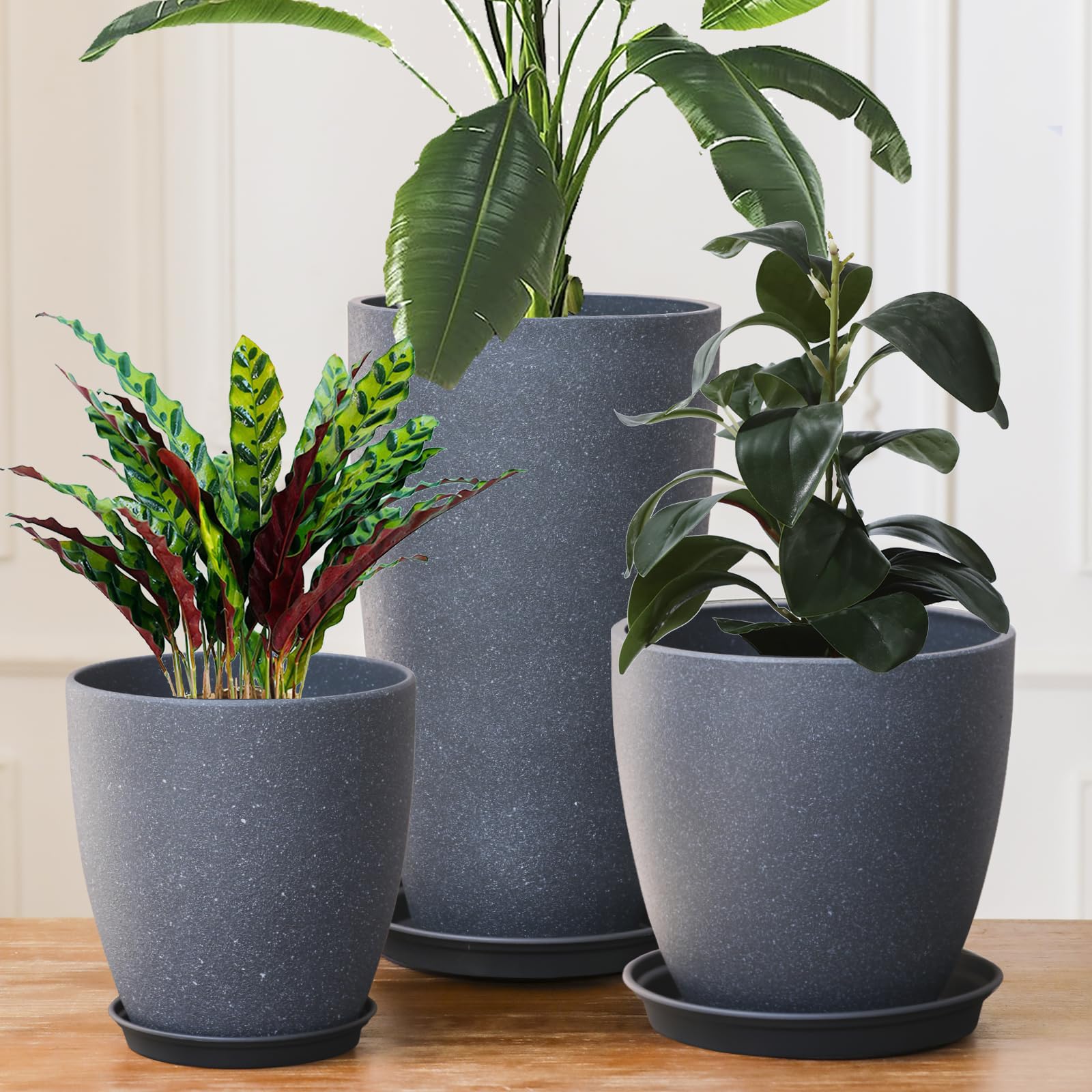 Lot de 3 pots de fleurs décoratifs SE SUN-E en plastique, pots de jardin hauts ronds avec trou de drainage et soucoupe, peinture de surface en ciment gris robuste et inodore, pots de plantes modernes