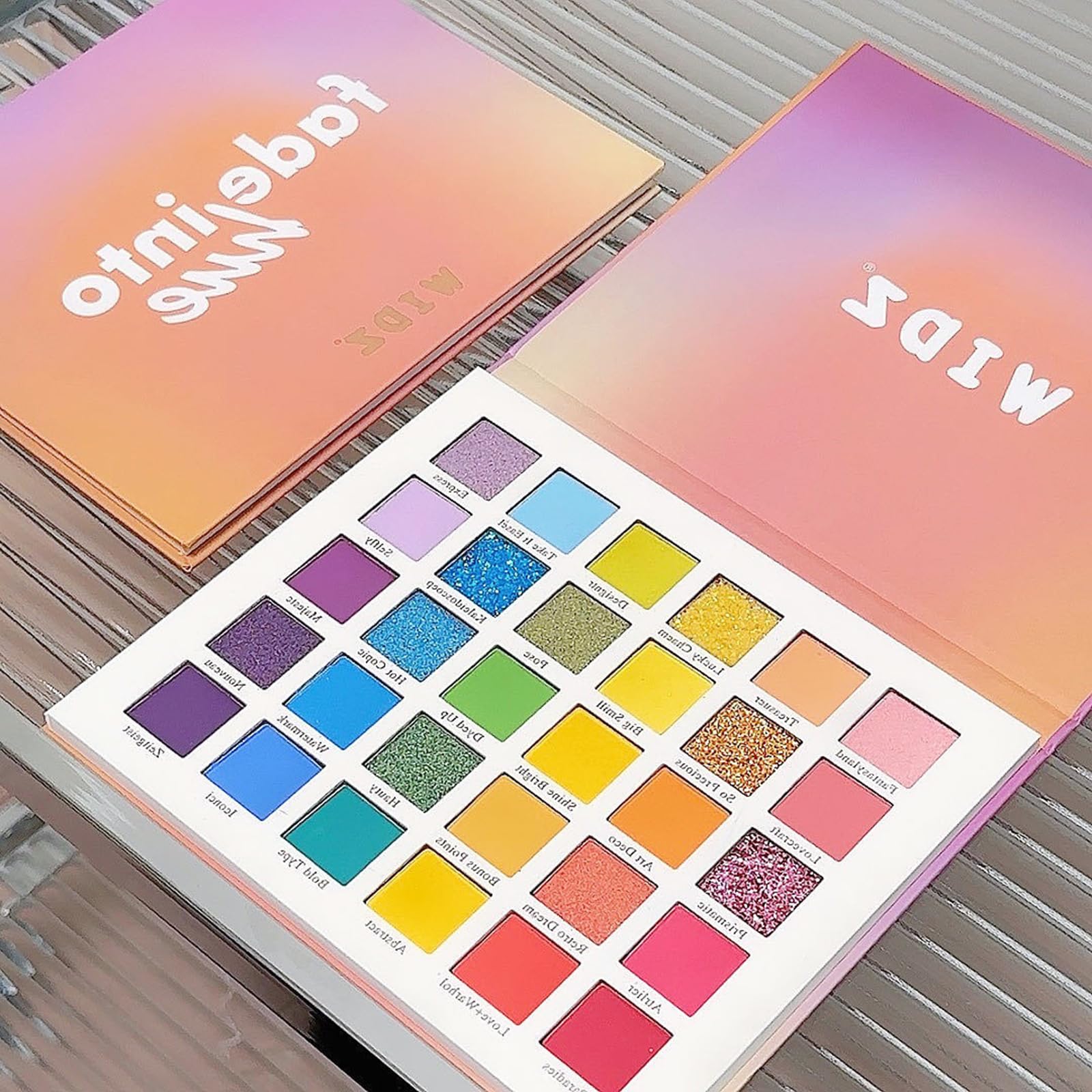 Palette de fards à Paupières, Fard à Paupières Couleurs Vives, Ombres à Paupières Palette Maquillage Yeux Mat Pigmentées, Palette de Poudre de Fard à Paupières à Paillettes Perlées (30 Couleurs)