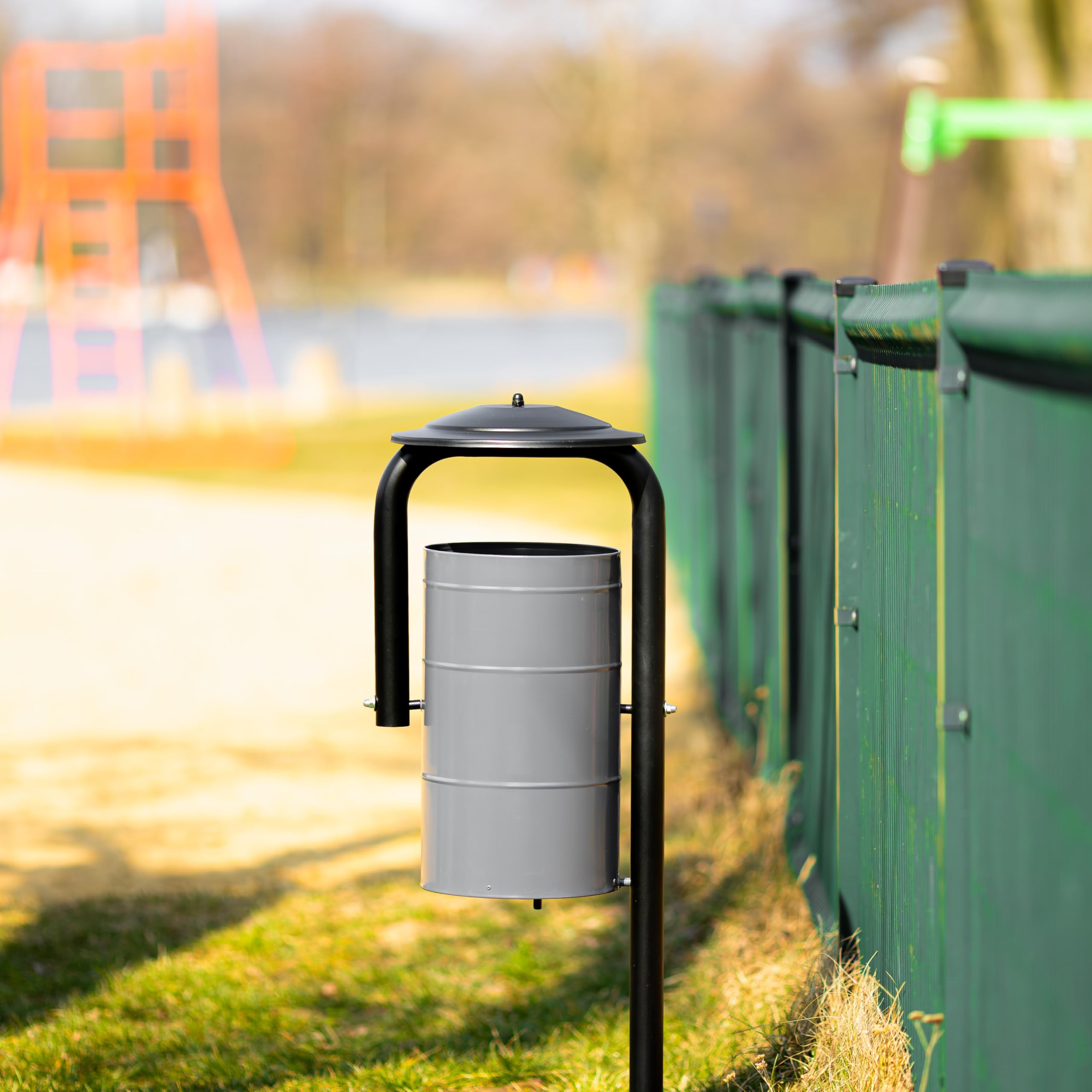 REKORD Robuster Abfallbehälter Grau 30L Mülltonne für Park Garten Stadt Outdoor Wetterfest Metall Modernes Design mit Regenschutz