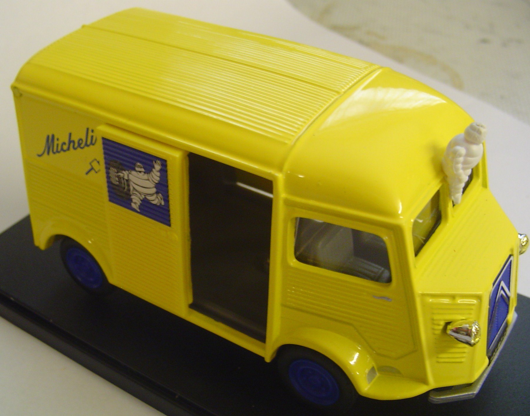 Miniature Michelin 'L'Éclair' – Voiture Bleue Publicitaire, Neuve Sous Boîte