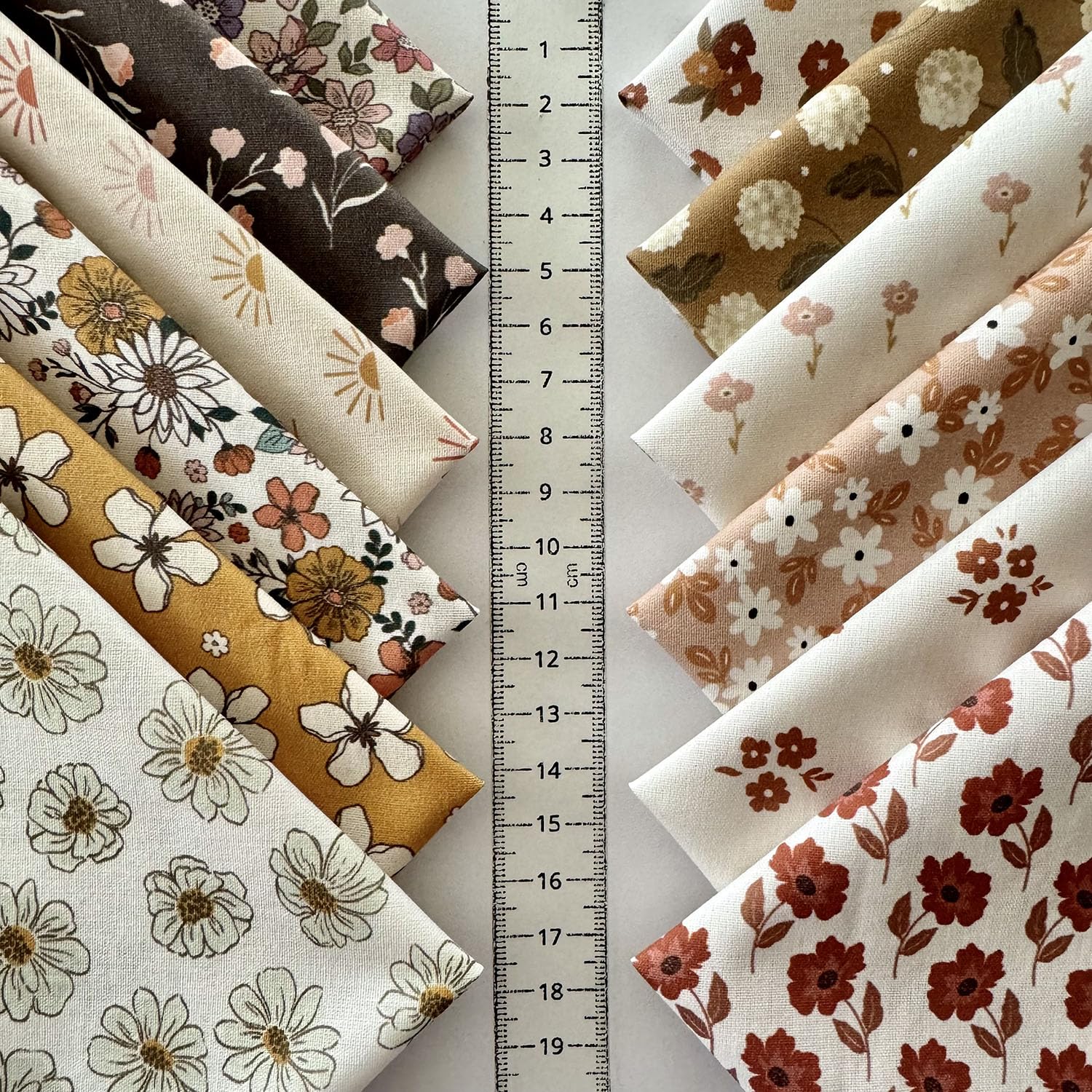 Amazon.com: Vintage Floral Patchwork Cotton Fabric Set – 60 Pre