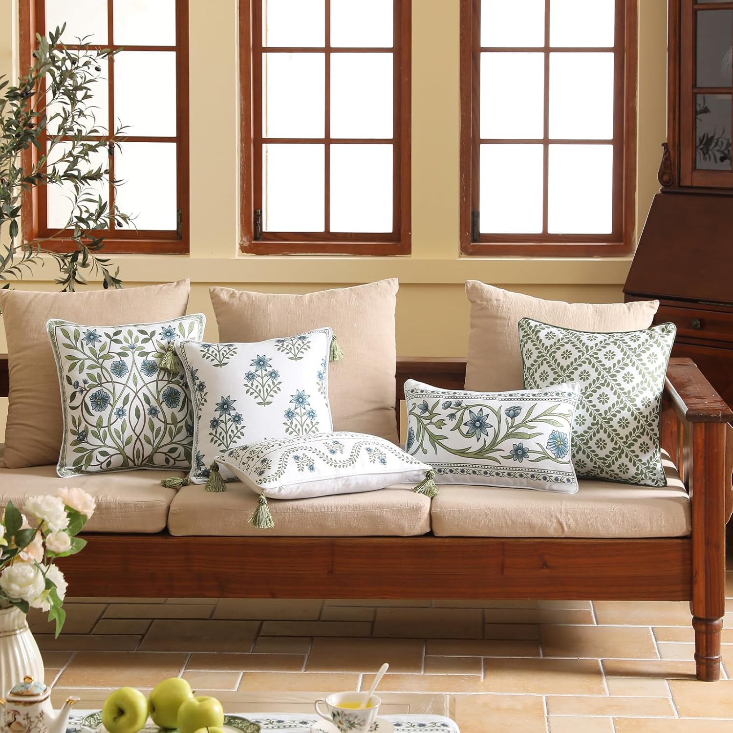 ISAENNE Design Fresh Linen Square Throw Pillow Covers 18"x18" Pack of 2, French White Cottage Cushion Covers with Blue Floral Branches Pattern Decor Pillowcases for Bed,Living Room,Outdoor,Car