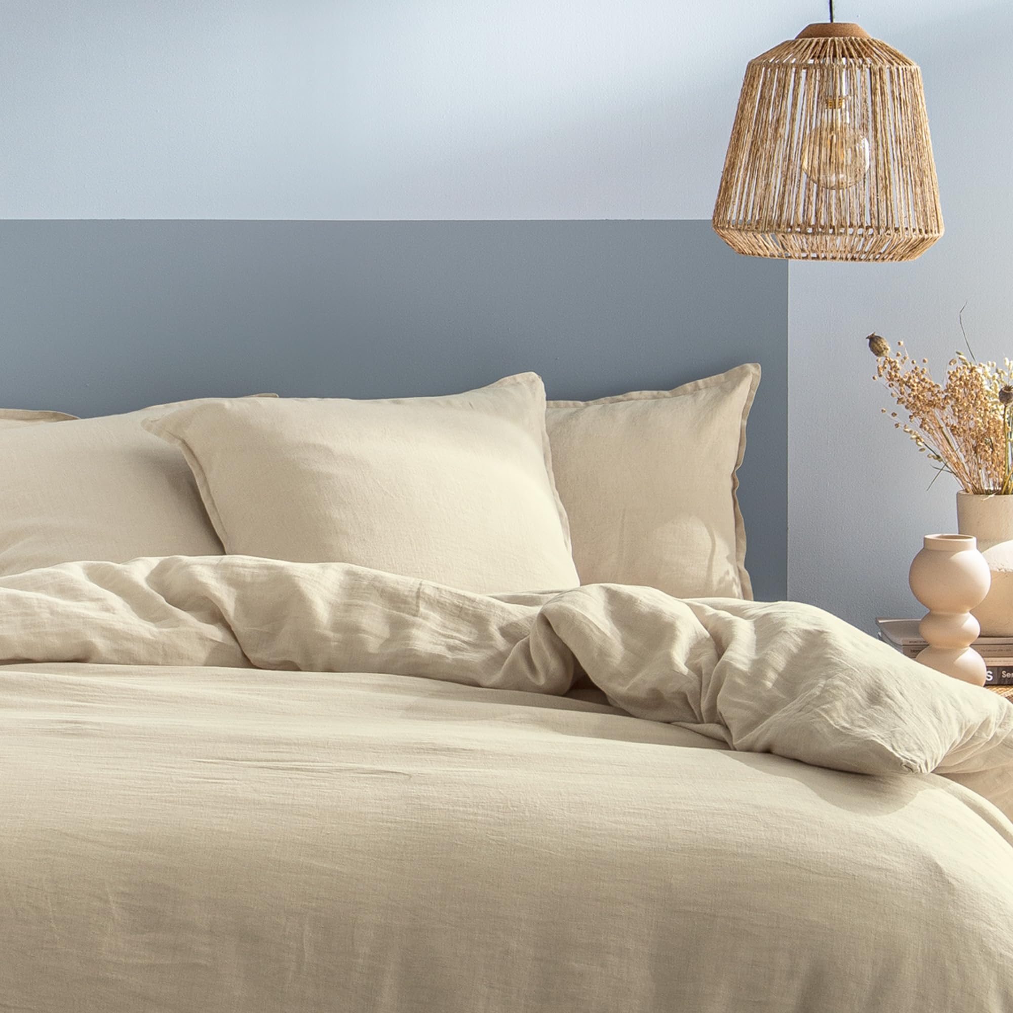 MATT & ROSE Lot de 2 taies d'oreiller Passion Lin Unies 100% Lin lavé | Ivoire | 65x65 cm | Finition volant plat | Pour oreiller carré | Doux et respirant | Certification Oeko-Tex