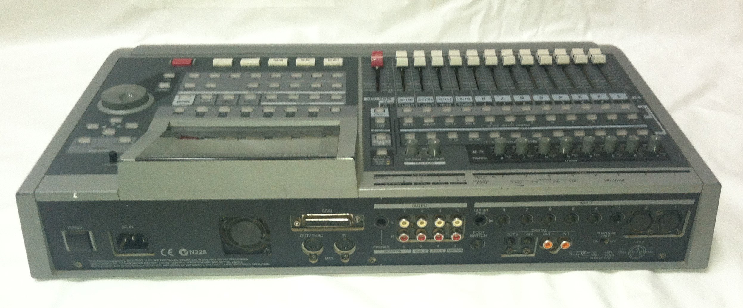 Amazon.com: Roland VS-1680 24 Bit Digital Studio Workstation