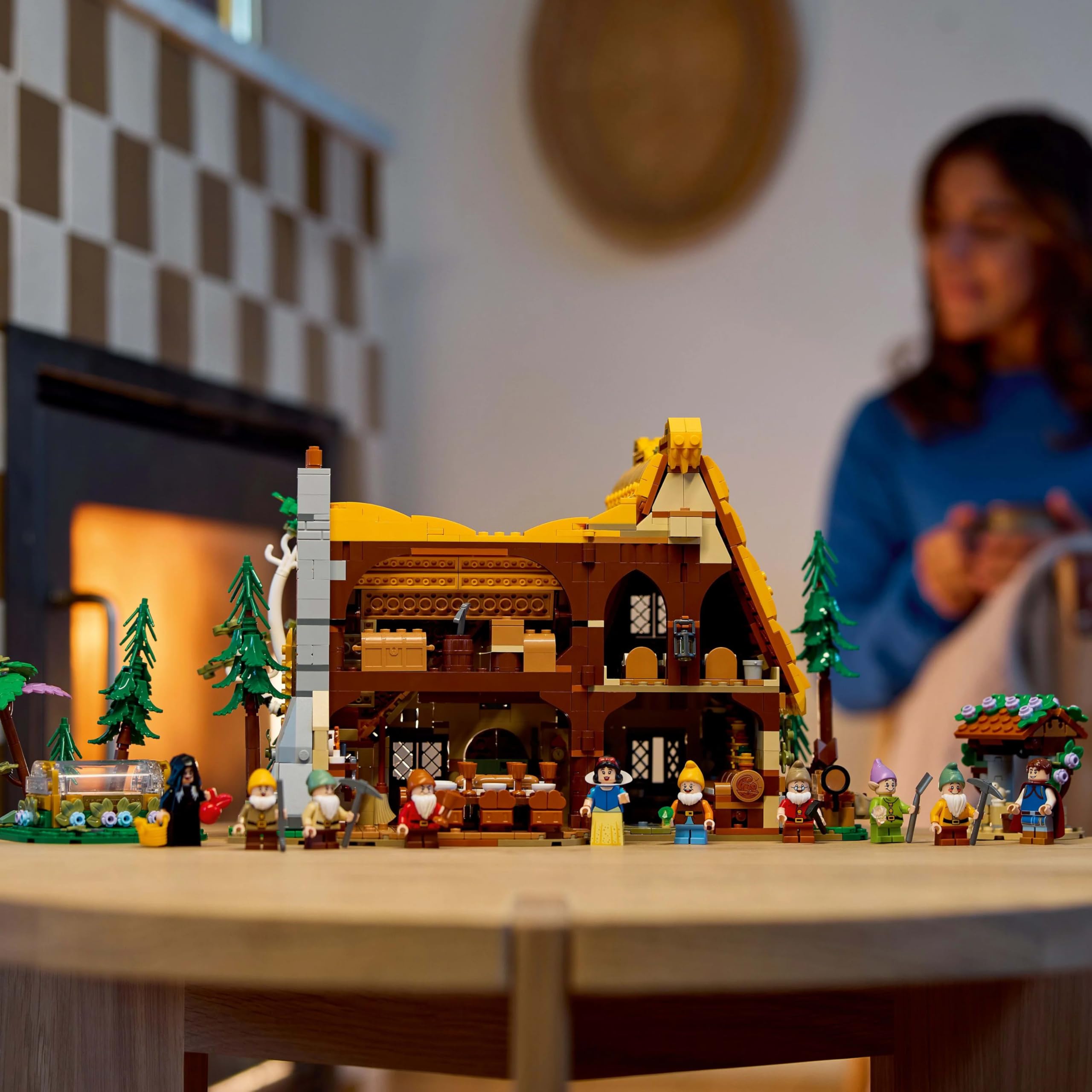 Lego Disney 43242 - Snow White and The Seven Dwarfs' Cottage