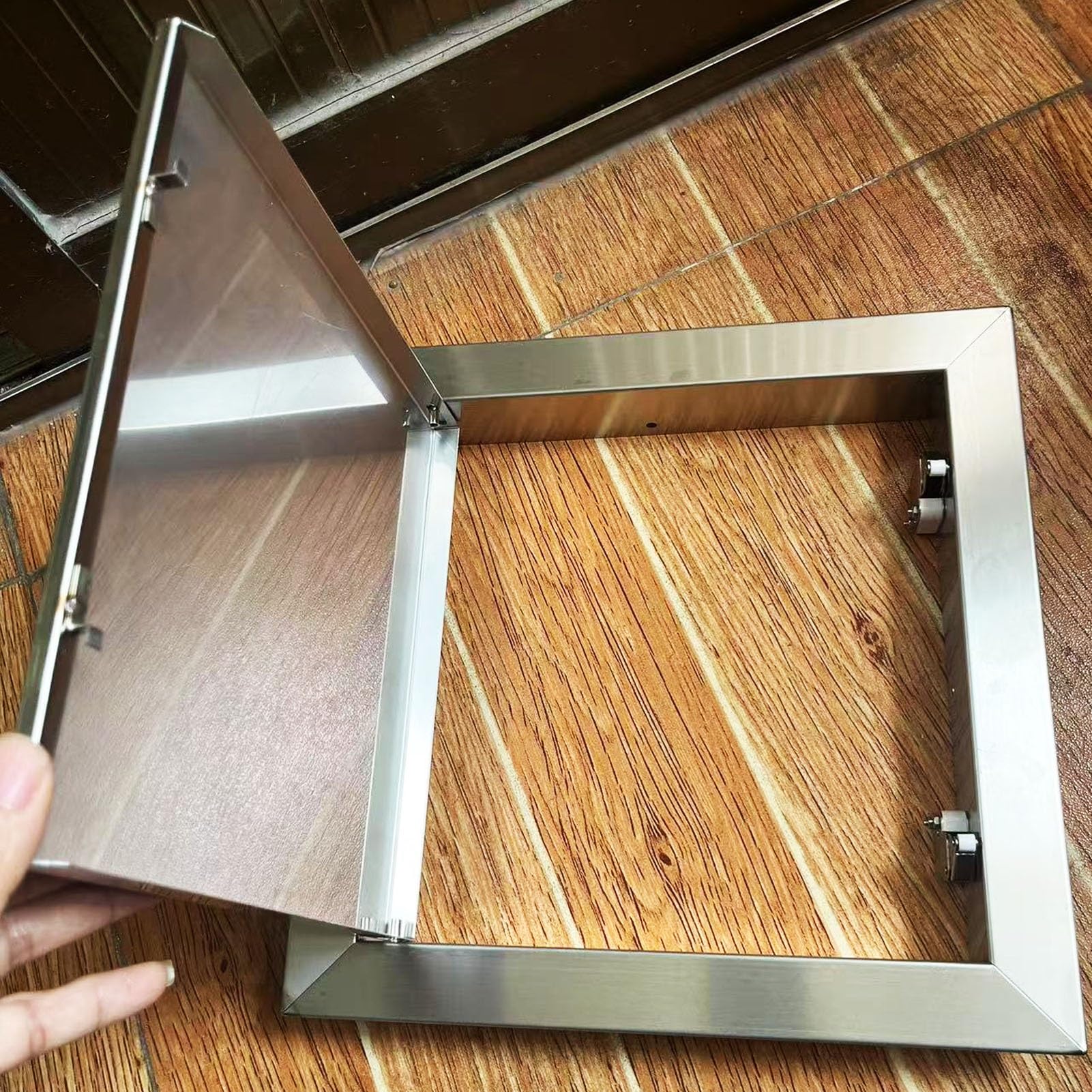OIFAODAO Stainless steel access door， Stainless Steel Attic Access Panel - Wall and Ceiling Door for Electrical and Plumbing Installations(6x6in)