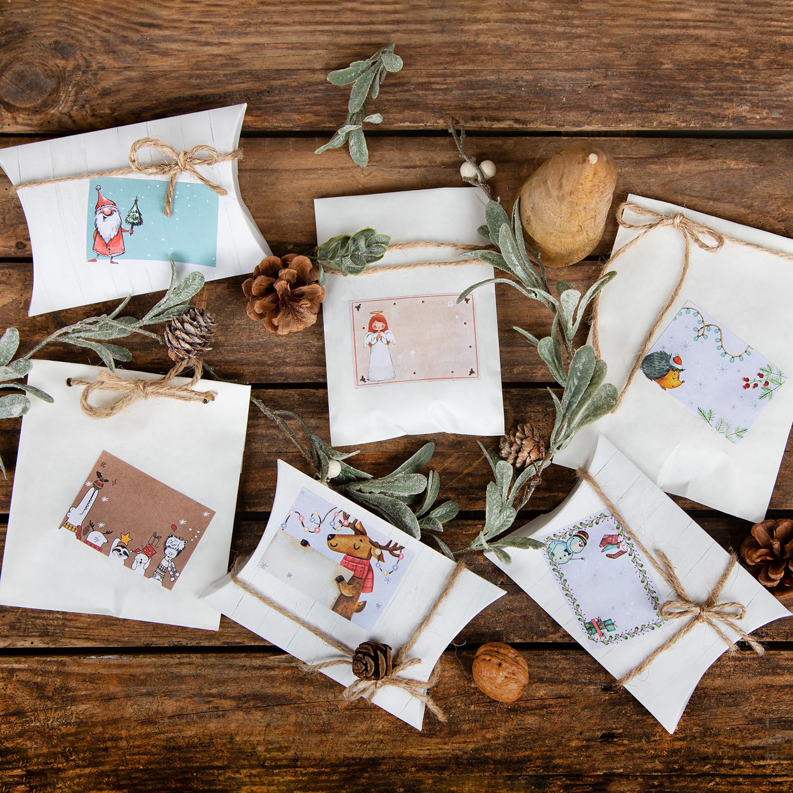 Logbuch-Verlag 48 kerststickers nostalgisch vintage kerst motieven - winter kerstman stickers rond zelfklevend 4 cm