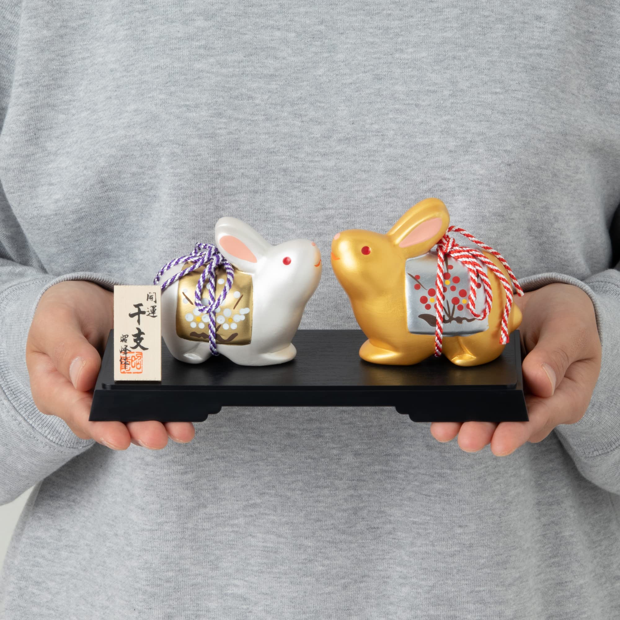 瀬戸陶芸 干支置物 うさぎ年 卯年 置き物 金屏風 陶器 縁起物 金運