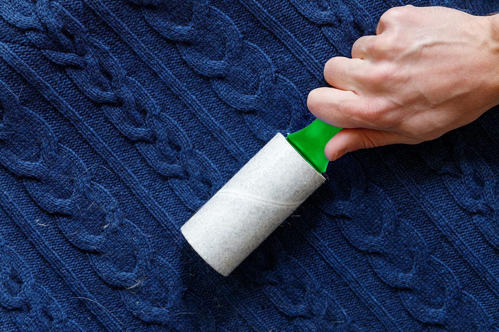 DecorRack Fusselroller Set (180 Blatt) – Extra Starke Fusselrolle für Tierhaare & Kleidung – Tierhaarentferner gegen Hunde- & Katzenhaare – Lint Roller inkl. 2 Nachfüllrollen (3er Pack)