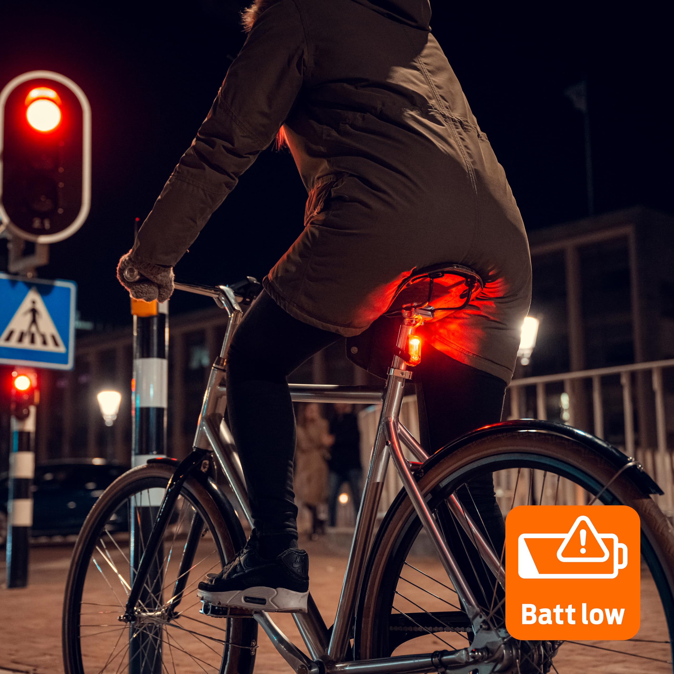 AXA Dwn Rear – lampa rowerowa – światło tylne – możliwość ponownego ładowania przez USB – łatwy montaż – światło LED – widoczna z odległości 300 m