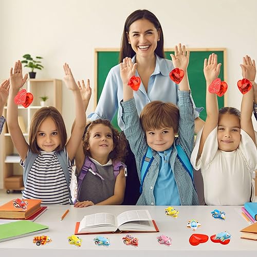 Miniatura 5 de Fahacop Juego de 36 juguetes para el día de San Valentín para niños miniaviones de tracción caja de corazones precargados con tarjetas de San