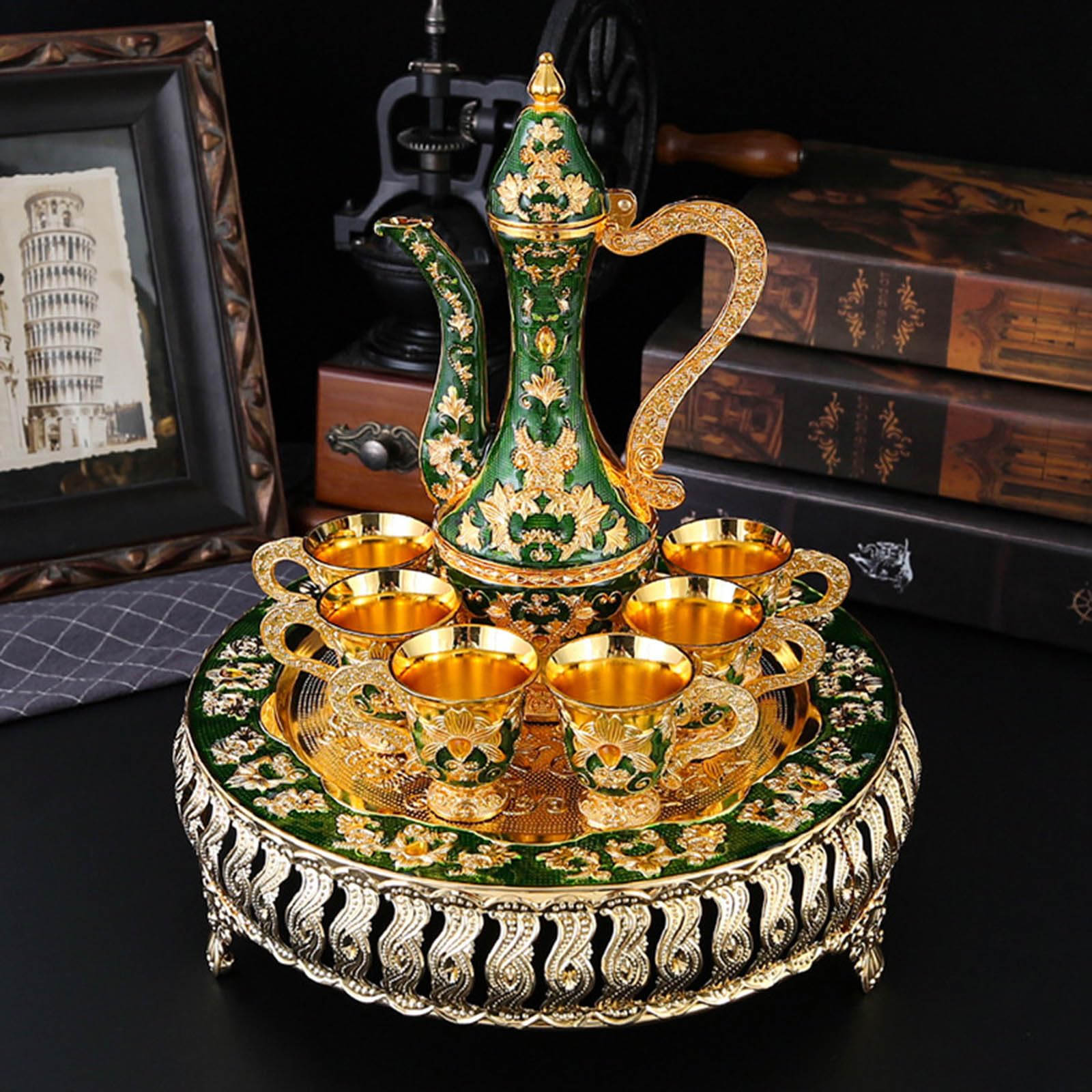 Ensemble d'accessoires de bar en métal de style européen avec plateau à décanter et verres en relief floral pour le divertissement à la maison Ensemble d'accessoires de bar luxueux