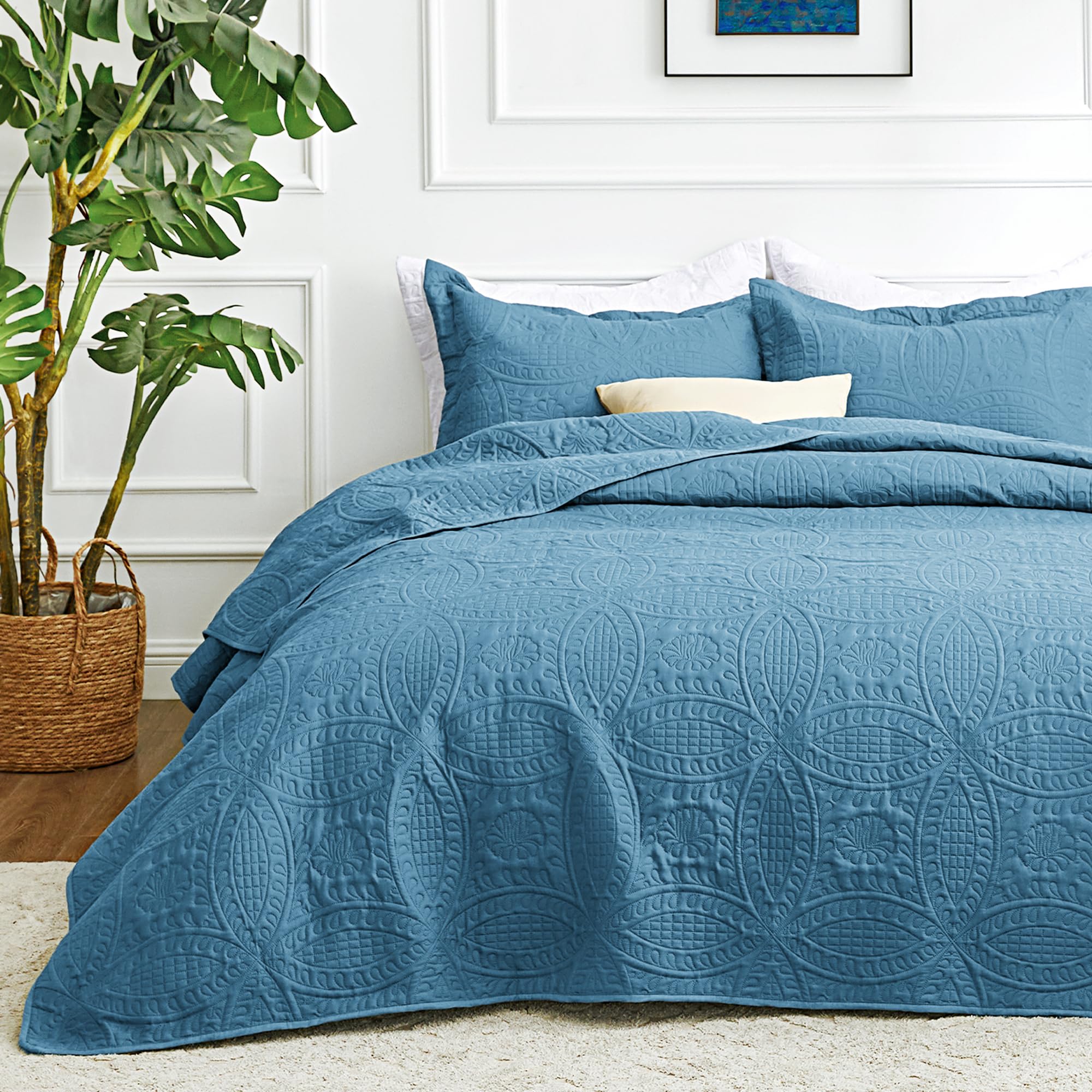 Amazon.com: Love's cabin Quilts for Queen Bed Misty Blue