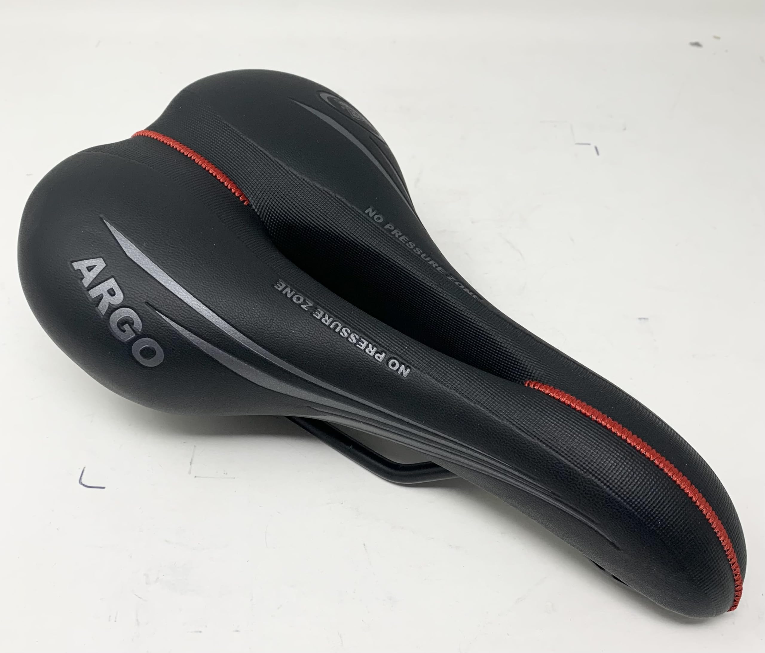 Cucuba® Selle De Vélo Montegrappa Original Produit Artisanal Italien Fait À La Main en Cuir Synthétique pour Velò VTT/MTB/Course Modèle Argo 1370 (Couleur: Noir)