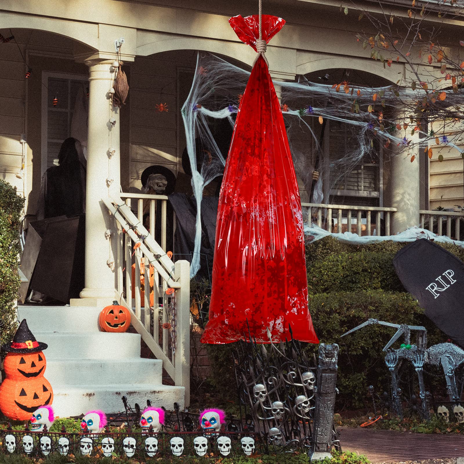 4 sztuki przerażająca krwawa torba na Halloween sztuczna torba na ciało dekoracje na zewnątrz wisząca krwawa torba rekwizyt do domu przerażający (czerwony, jasny styl)