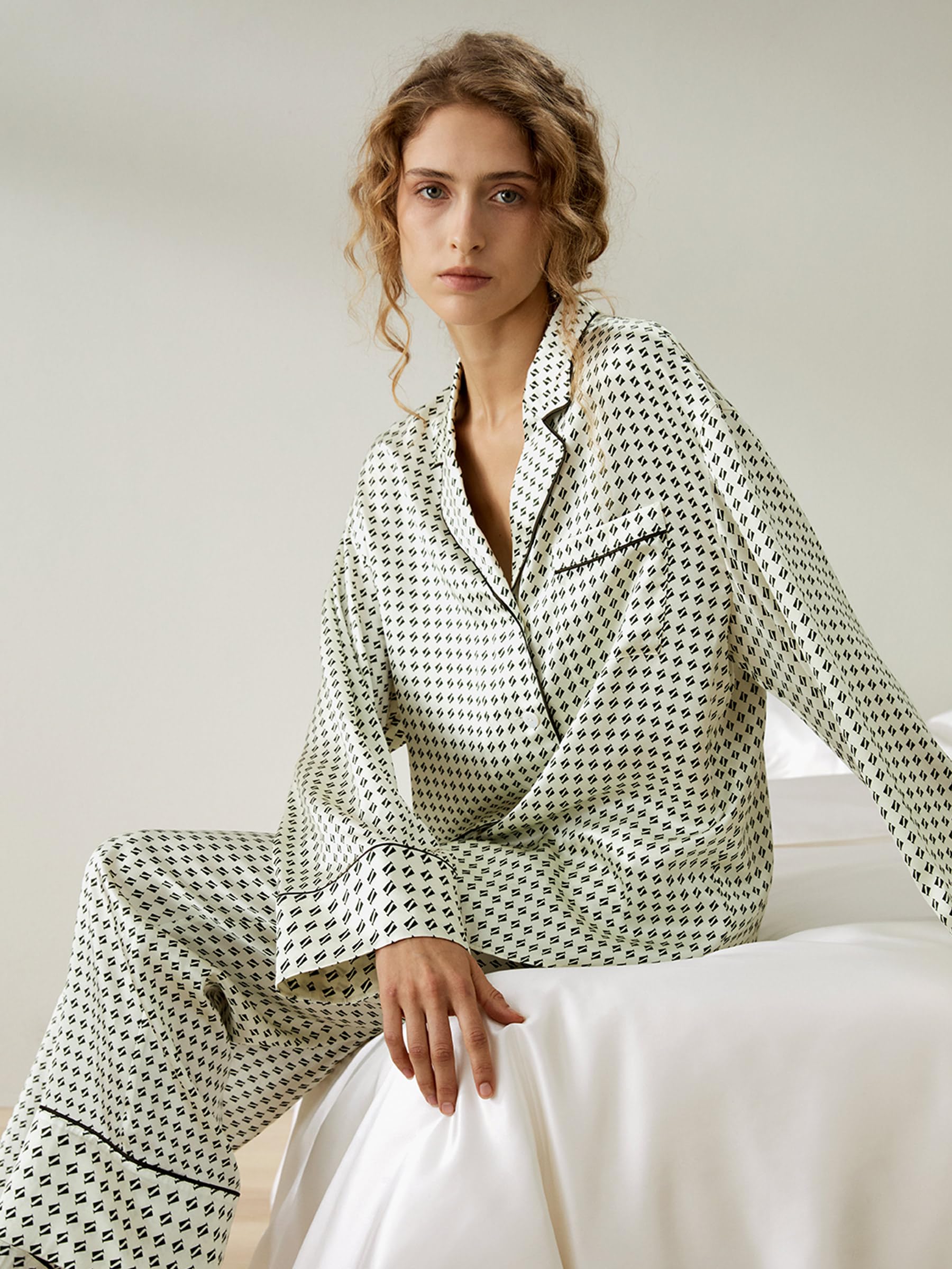 LilySilk 100% Seidenpyjama-Set für Damen Bedruckte Seidenpyjamas Hemdbluse mit Knopfleiste Reverskragen Übergroße Hose mit hoher Taille