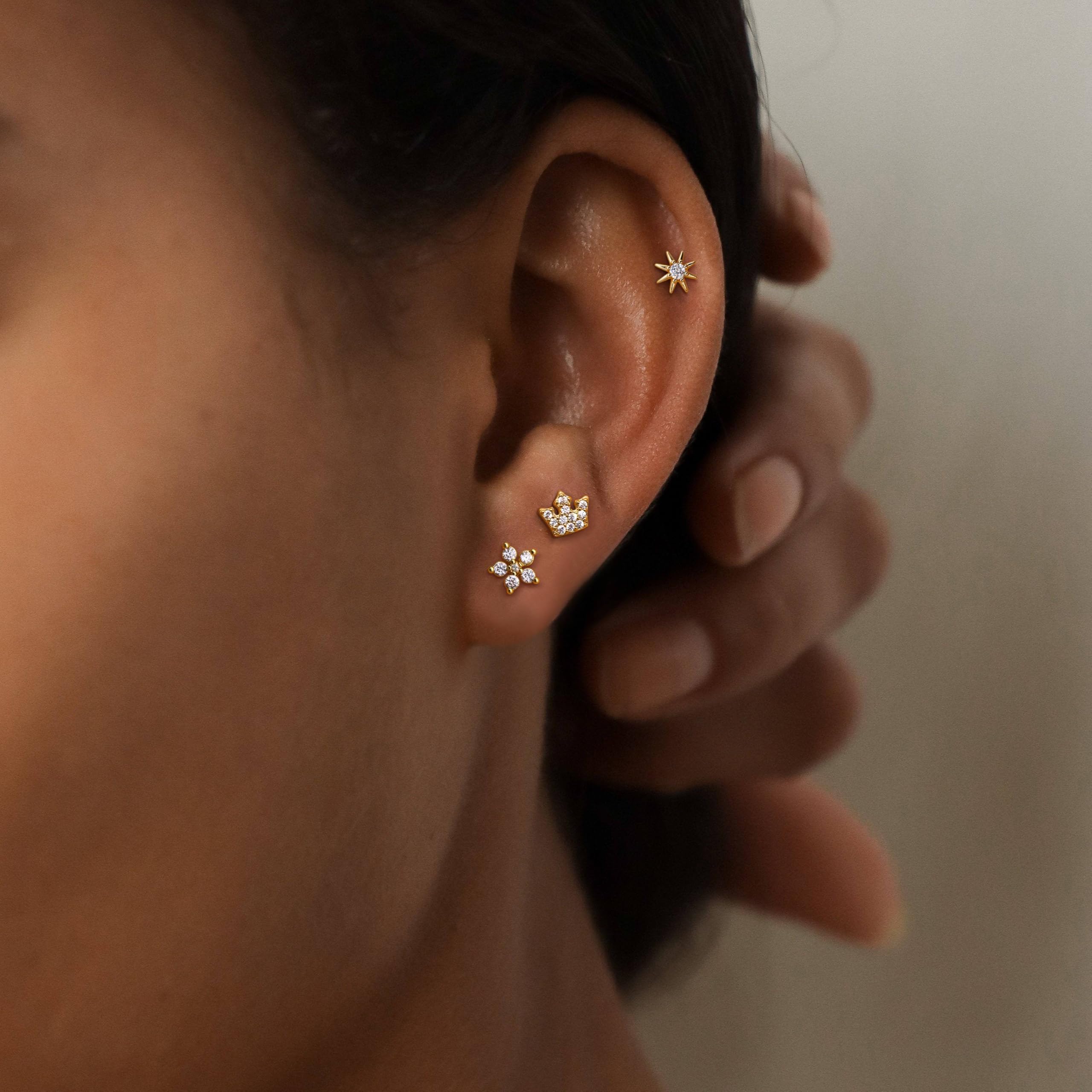 BodyBonita Ohrstecker mit flacher Rückseite für Damen – kleine hypoallergene Ohrstecker aus 925er Sterlingsilber mit 14 Karat vergoldeten kleinen Ohrsteckern mit Zirkonia für Helix-Piercing-Schmuck
